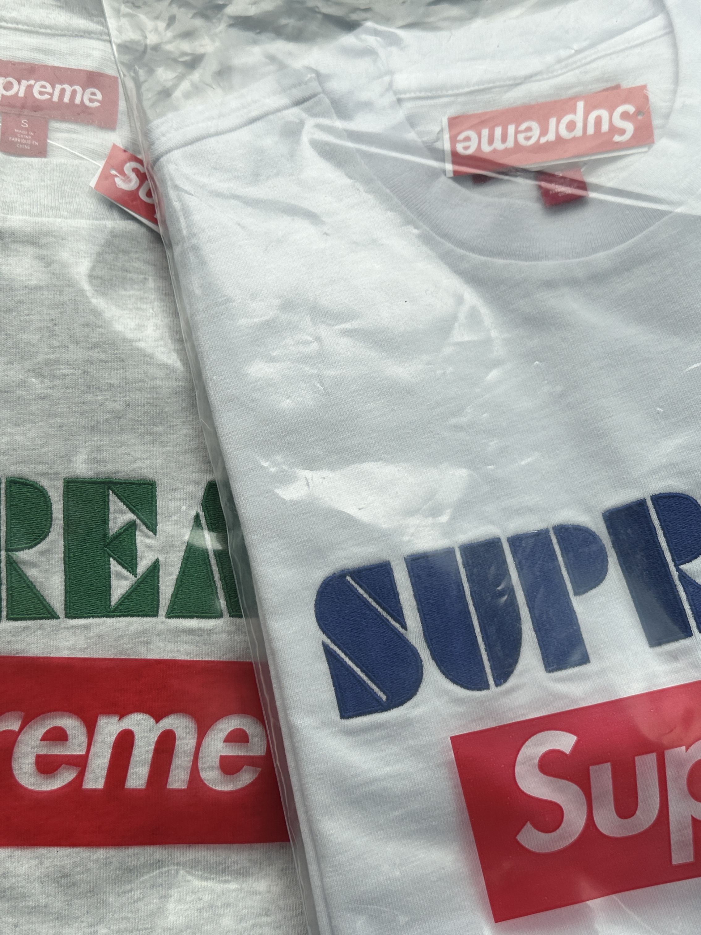 Supreme Stencil Embroidered S/S Top White - 24SS, Supreme x Nike Denim Short Indigo - 24SS 착용 스타일 - 2