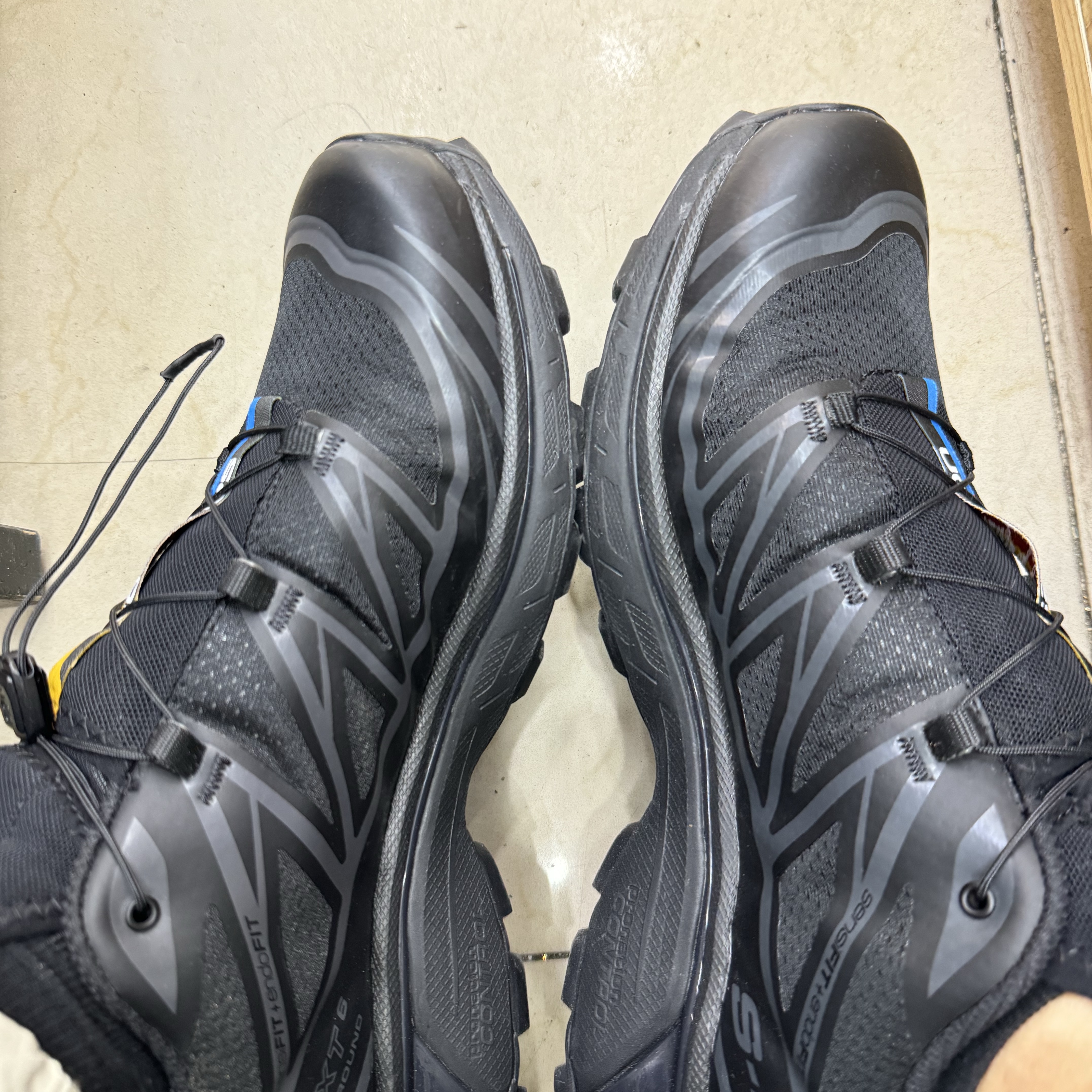 Salomon XT-6 ADV Black 착용 스타일 - 2