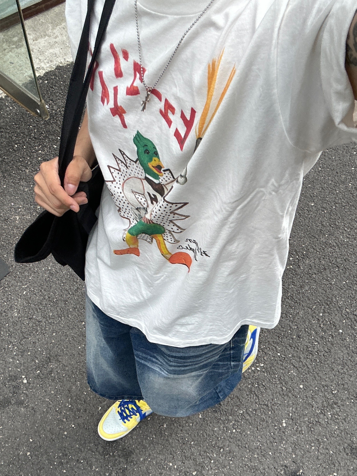 (W) Jordan 1 x Travis Scott Retro Low OG SP Canary, Human Made Keiko Sootome T-Shirt #13 White 착용 스타일
