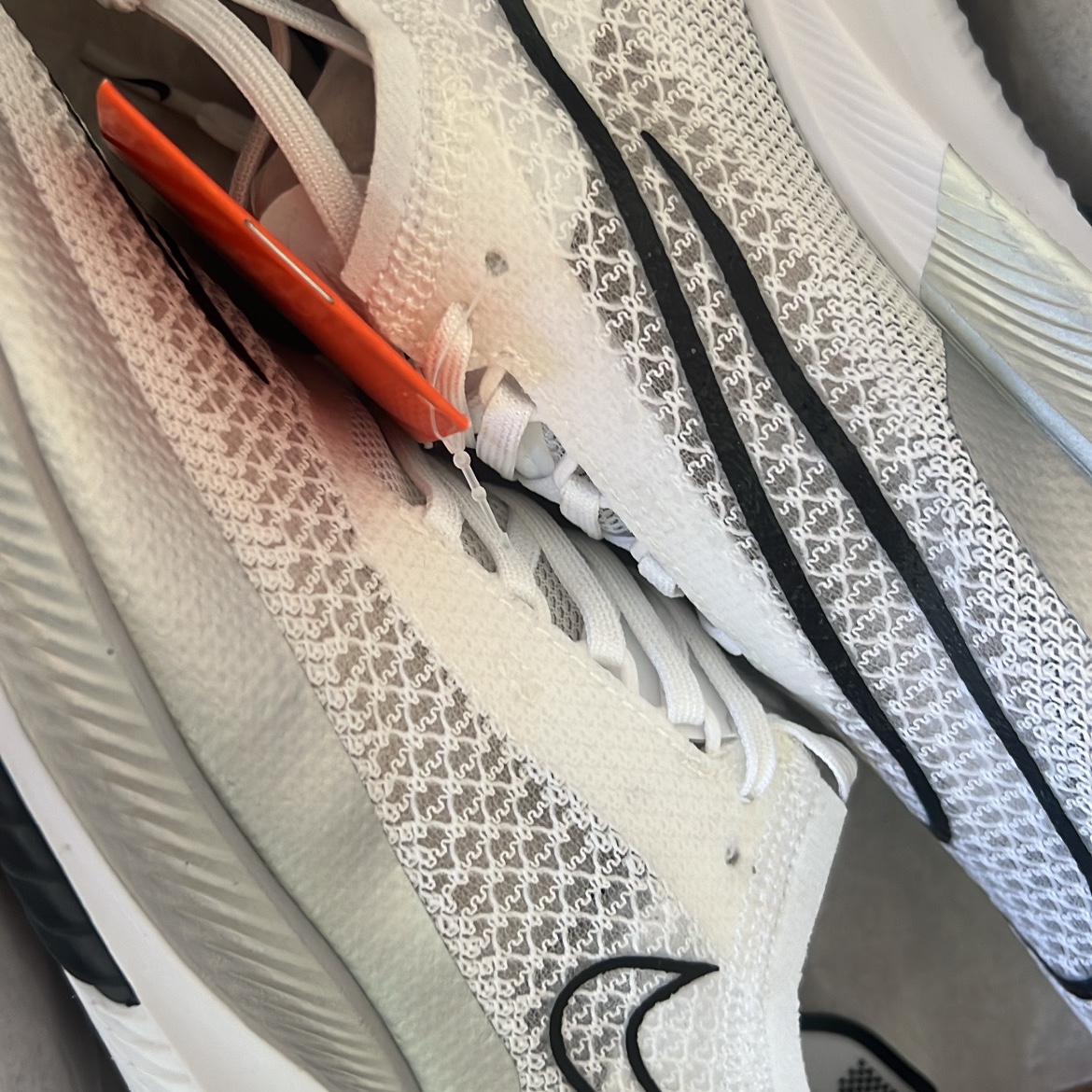 Nike ZoomX Streakfly White Metallic Silver 착용 스타일 - 1