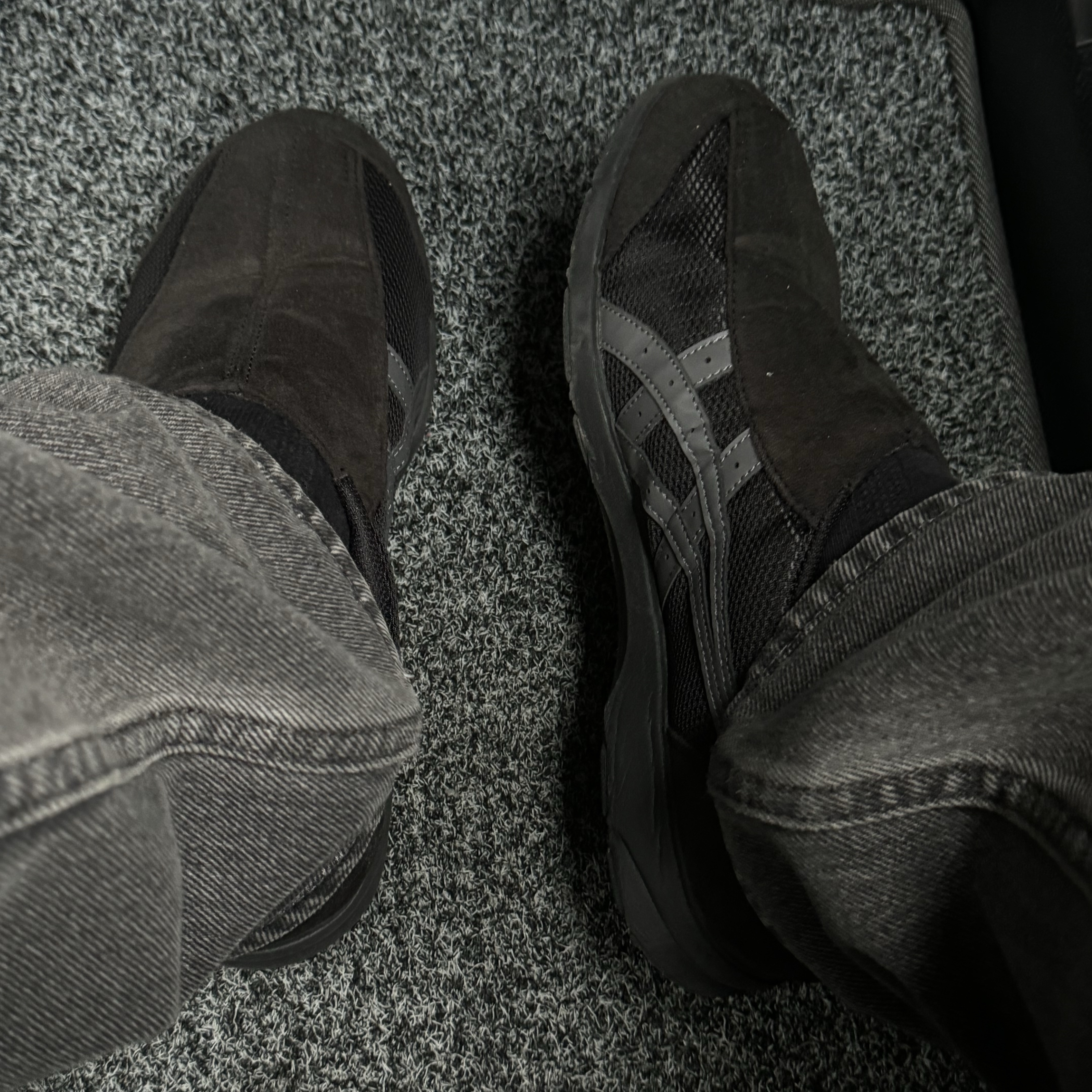 Asics Life Walker 101 Black Charcoal Grey - 3E Wide 착용 스타일