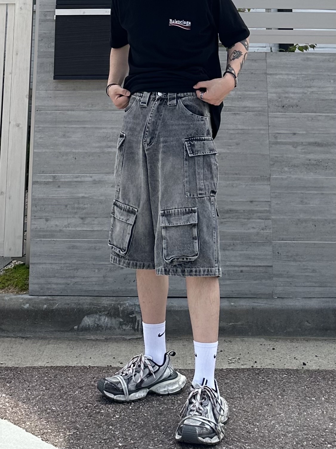 Balenciaga 3XL Sneakers Grey White Red 착용 스타일 - 3