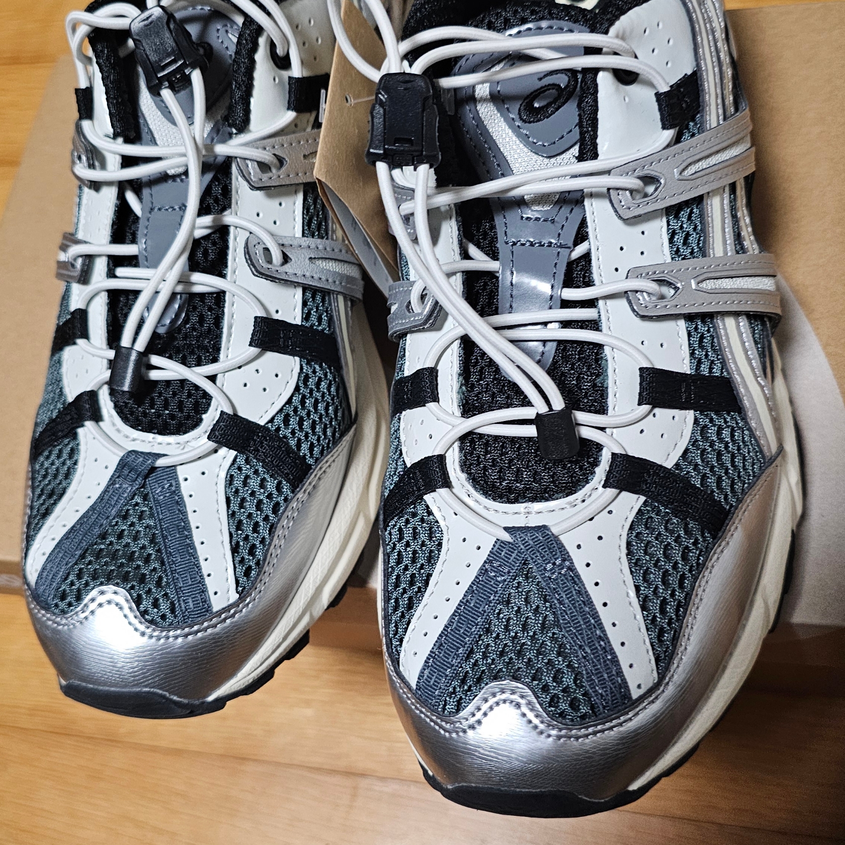 Asics Unlimited Gel-Sonoma 15-50 Steel Grey Pure Silver 착용 스타일