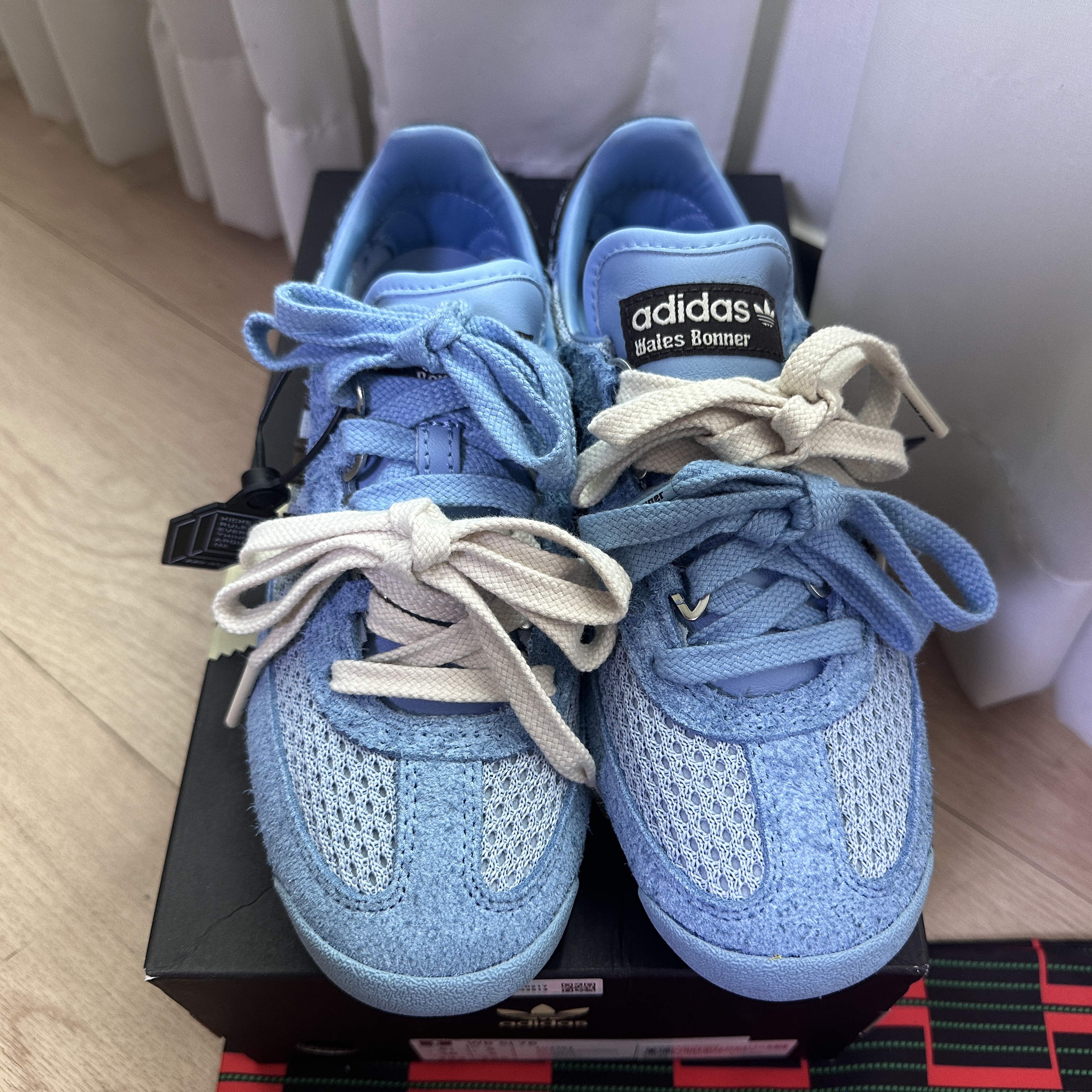 Adidas x Wales Bonner SL 76 Ash Blue Core Black 착용 스타일 - 2