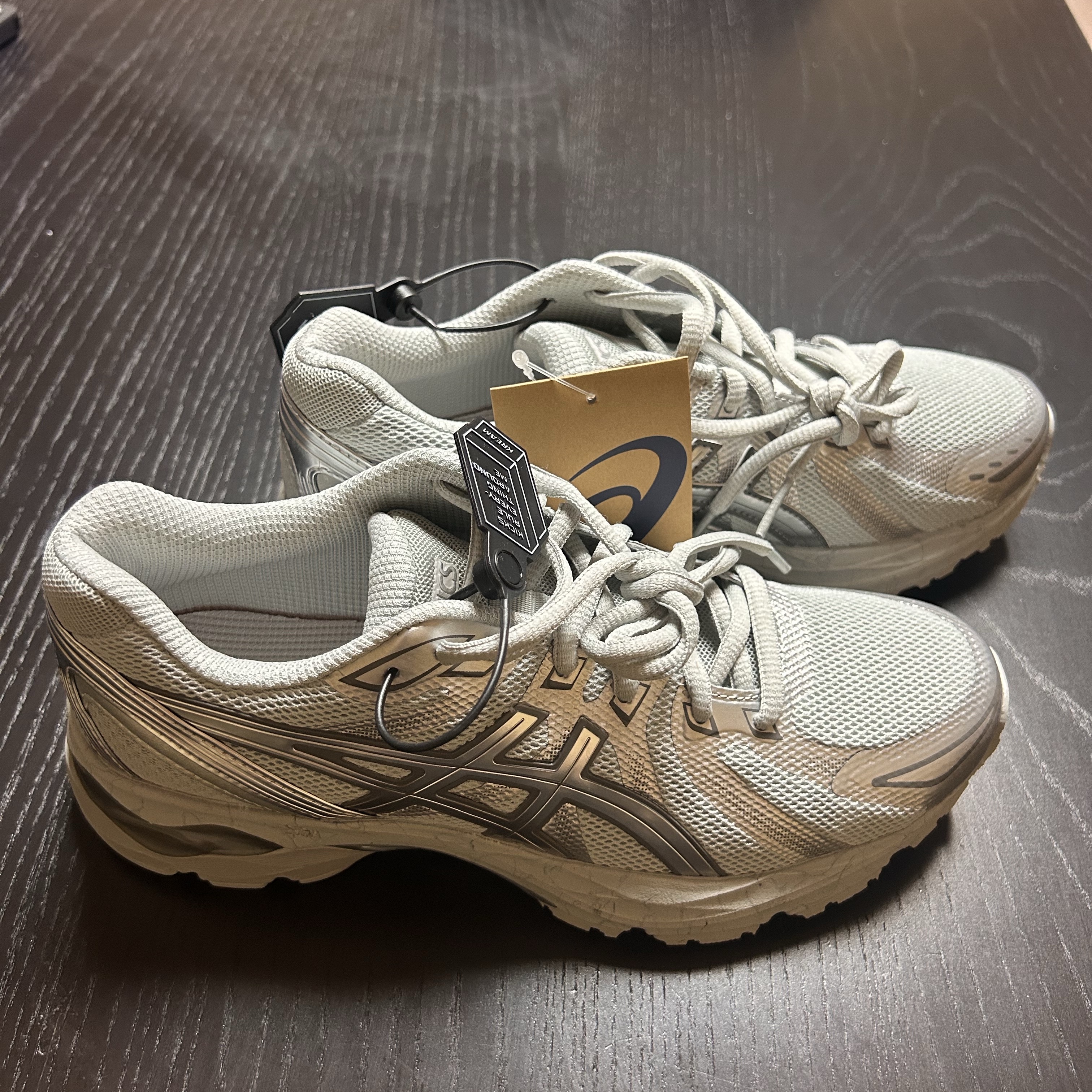 (W) Asics Gel-Flux 4 CN Gray Silver 착용 스타일 - 2