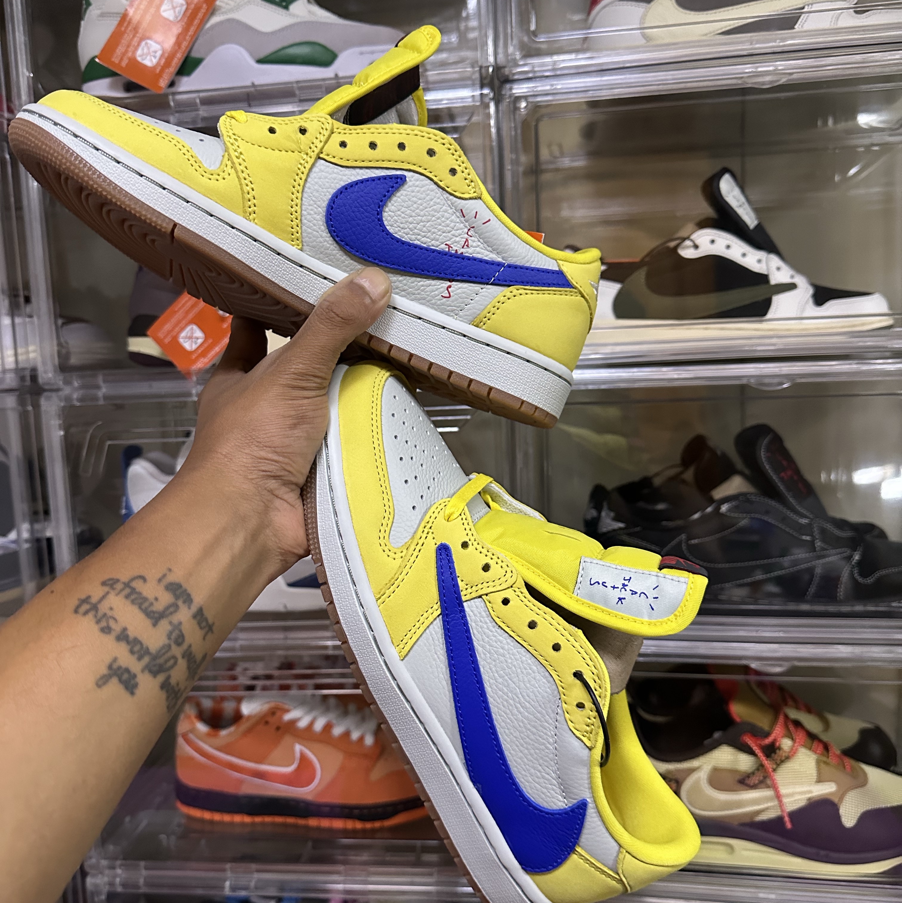 (W) Jordan 1 x Travis Scott Retro Low OG SP Canary 착용 스타일