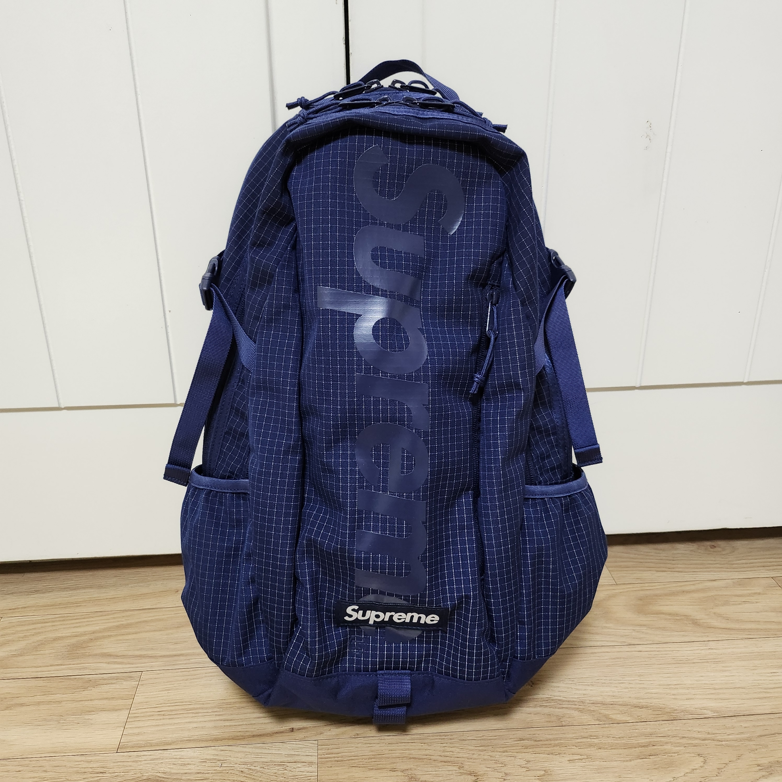Supreme Backpack Navy - 24SS 착용 스타일 - 1