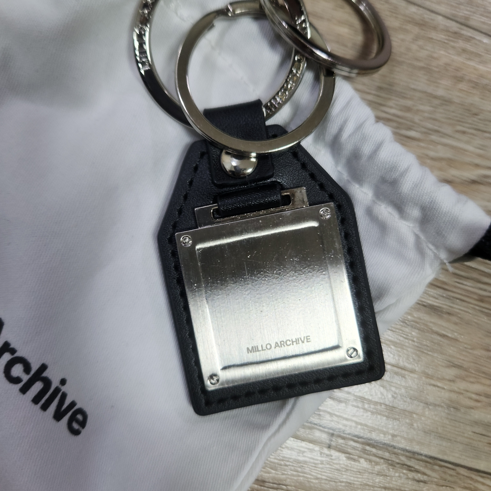 Millo Archive Cade Double Leather Key Ring Silver 착용 스타일 - 2