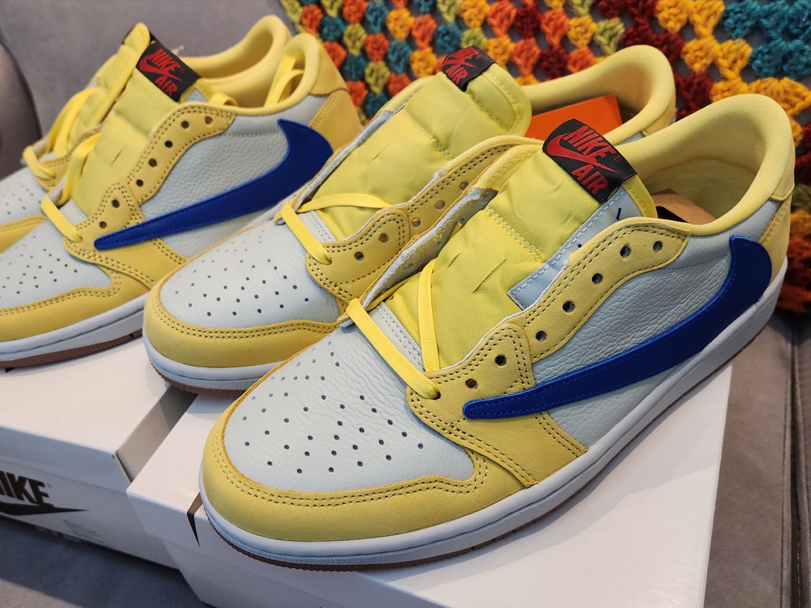 (W) Jordan 1 x Travis Scott Retro Low OG SP Canary 착용 스타일