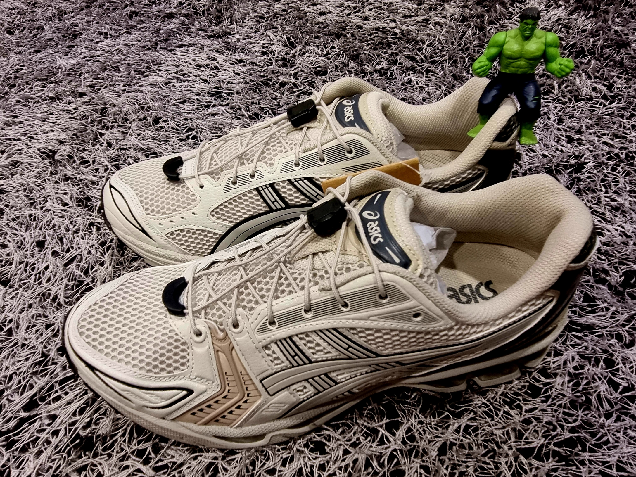 Asics Unlimited Gel-Kayano 14 Smoke Grey 착용 스타일 - 1