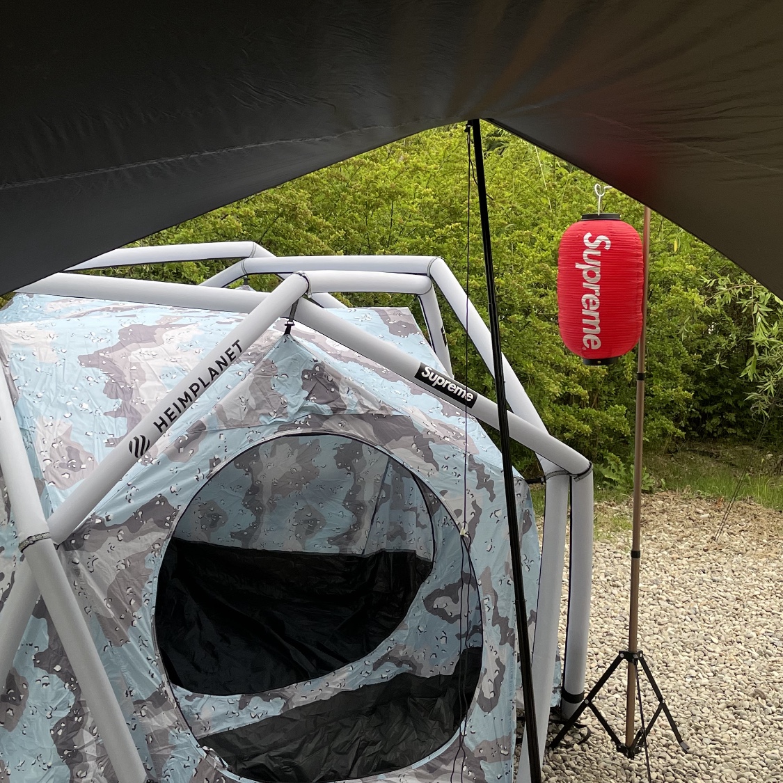 Supreme x Heimplanet Cave XL Tent Camo - 24SS, Supreme Hanging Lantern Red - 19FW 착용 스타일 - 1