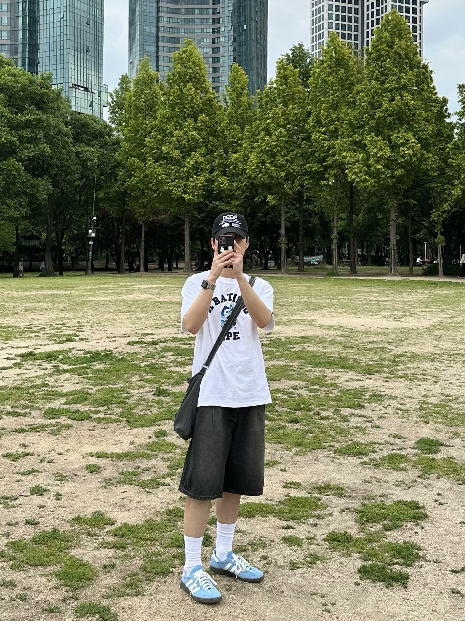 Adidas Spezial Handball Light Blue, BAPE ABC Camo College T-Shirt White Blue 착용 스타일