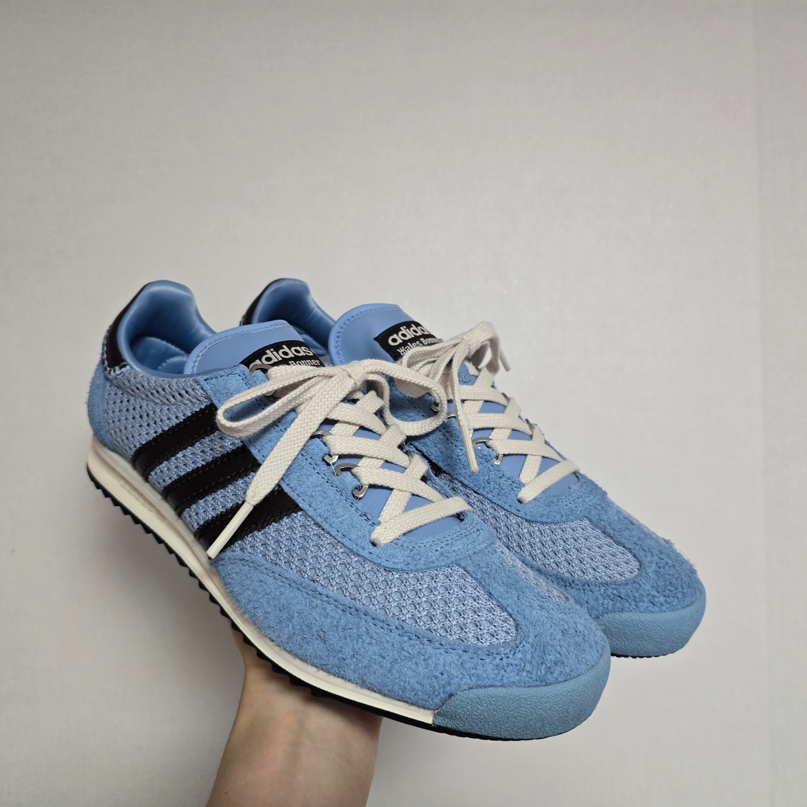 Adidas x Wales Bonner SL 76 Ash Blue Core Black 착용 스타일 - 1