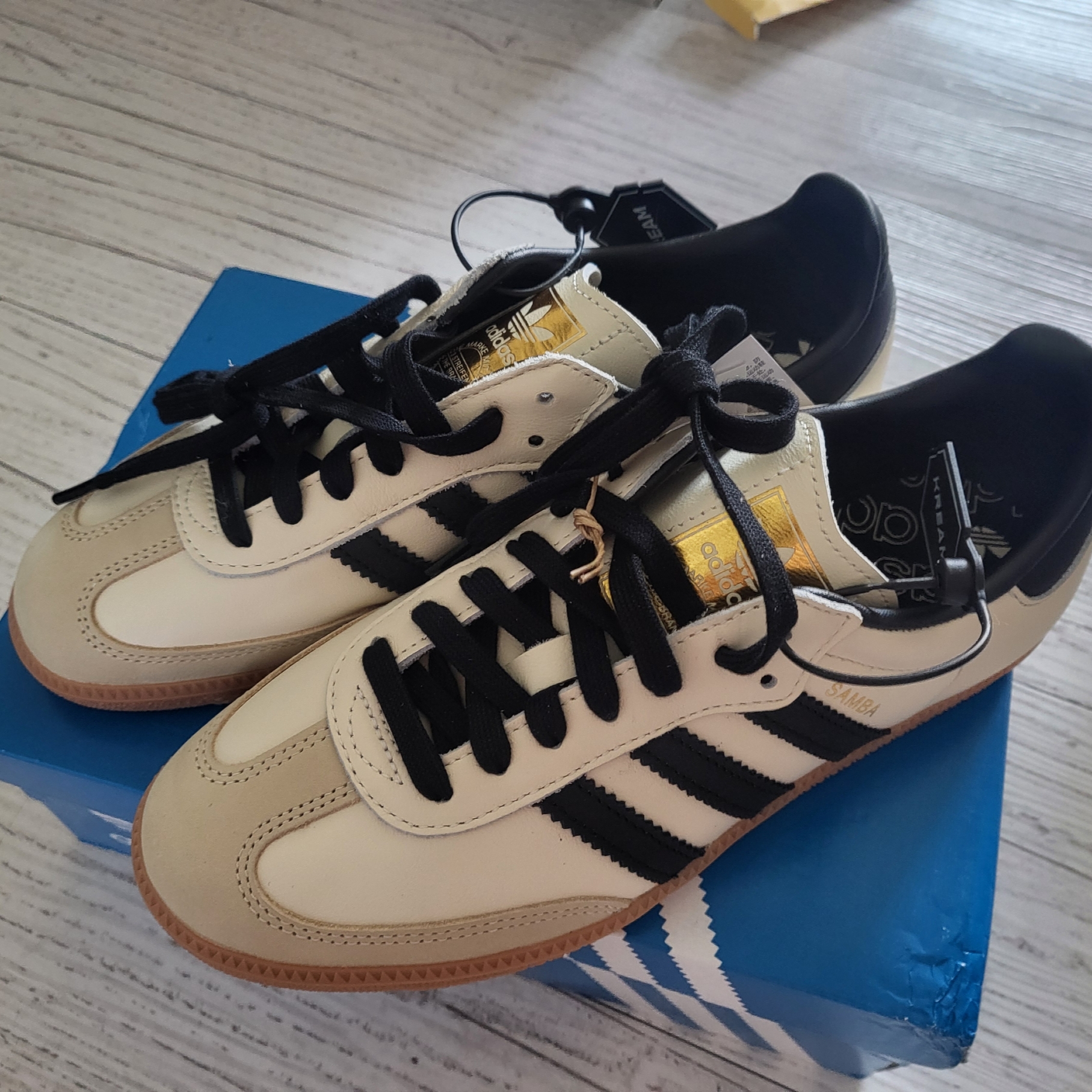 (W) Adidas Samba OG Cream White Core Black 착용 스타일