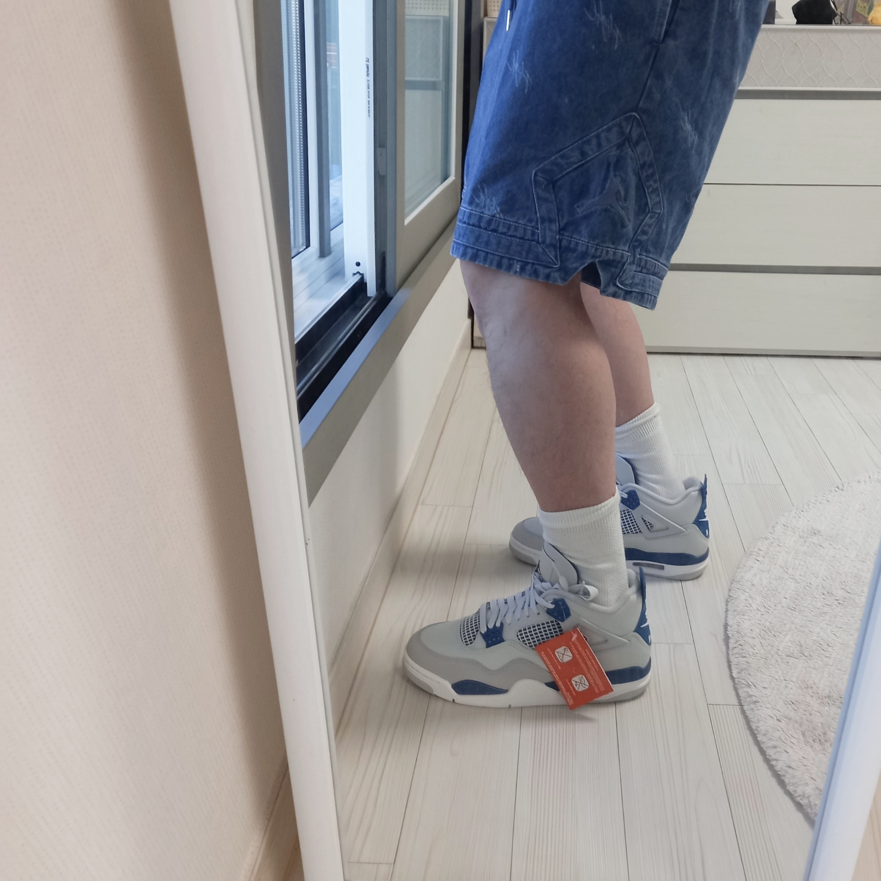 Jordan 4 Retro Industrial Blue 착용 스타일 - 1