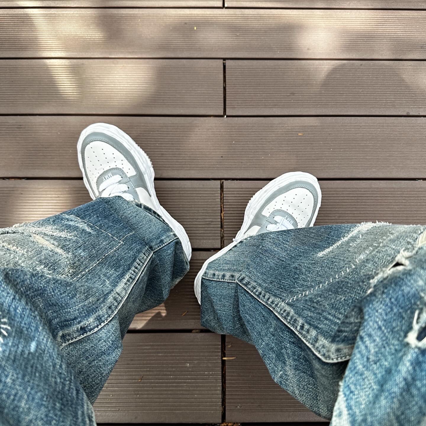 Kapital 2 Tone Big Fleece Sweatshirt Kinari Black, Maison Mihara Yasuhiro Wayne OG Sole Leather Low-top Sneakers Gray White 착용 스타일 - 2