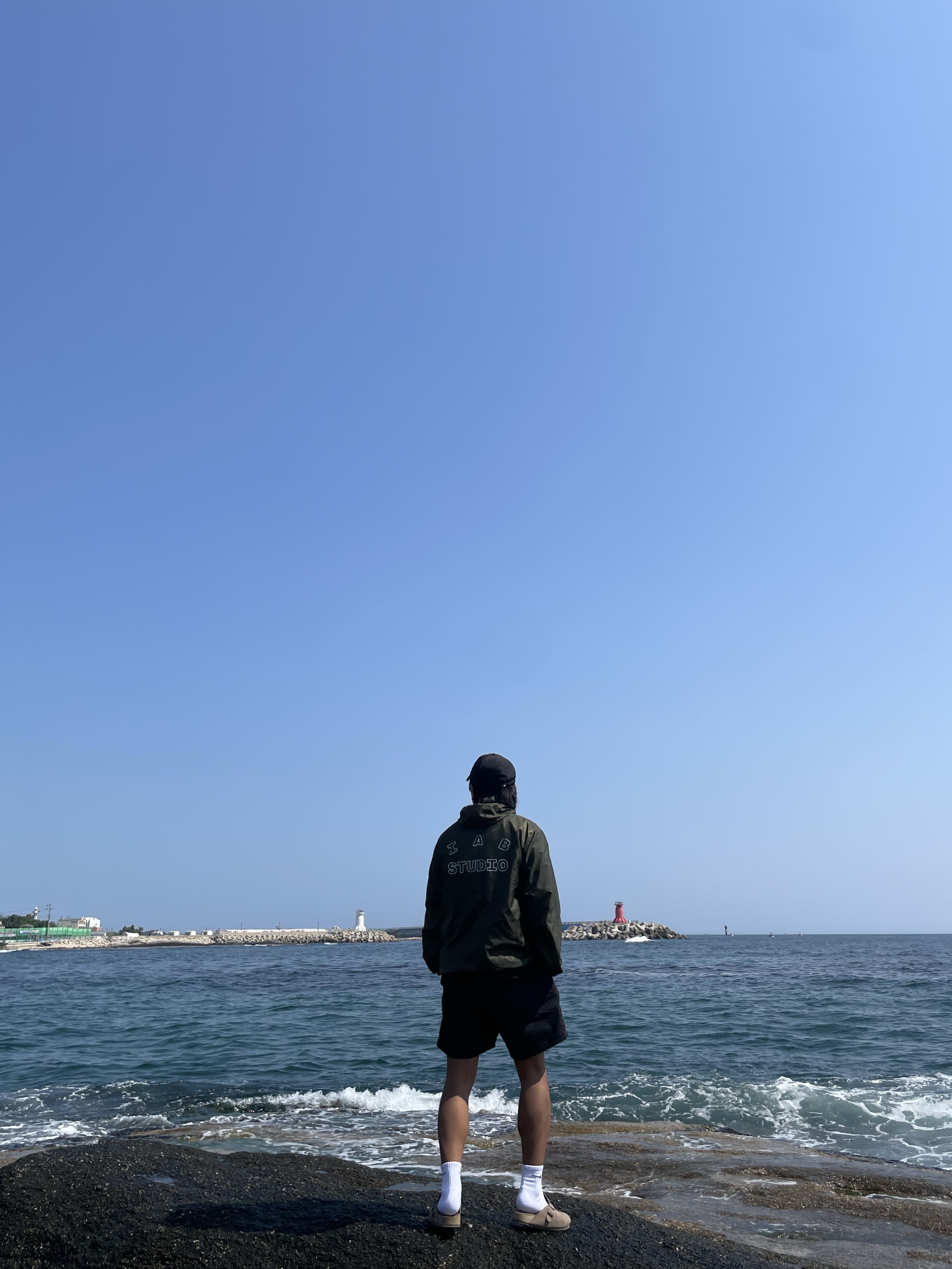 IAB Studio Ripstop Wind Jacket Deep Green 착용 스타일 - 3