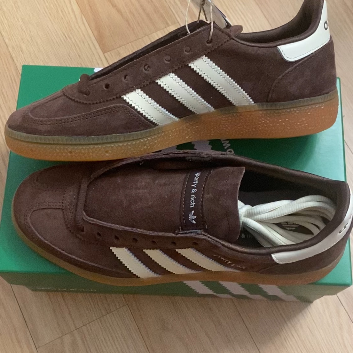 Adidas x Sporty & Rich Spezial Handball Auburn Cream White 착용 스타일