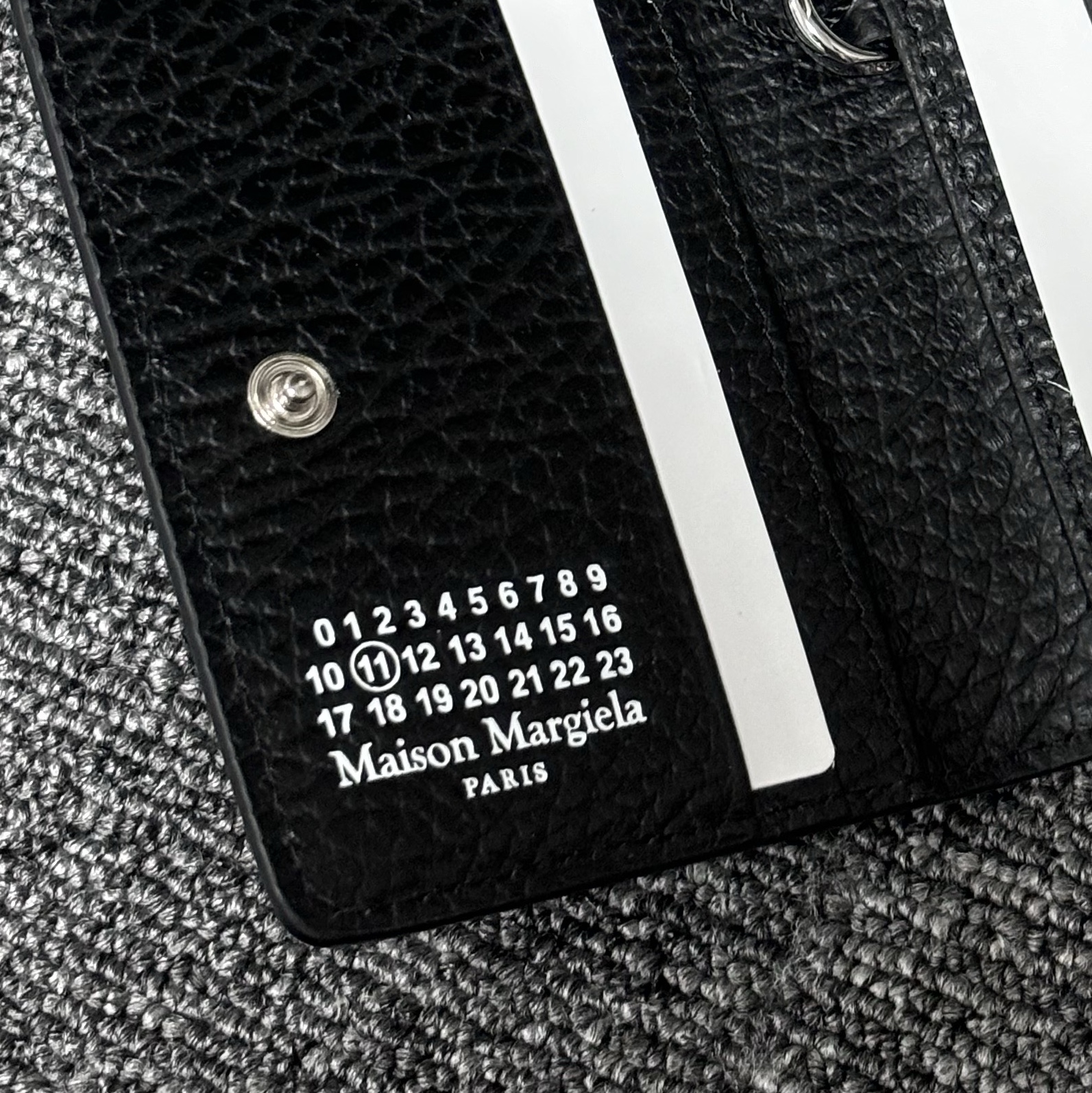Maison Margiela Keyring Wallet Black 착용 스타일 - 2
