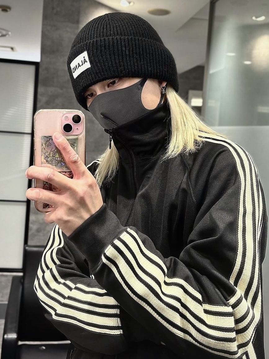 Basketcase Lucky Track Jacket Black Cream 착용 스타일 - 2