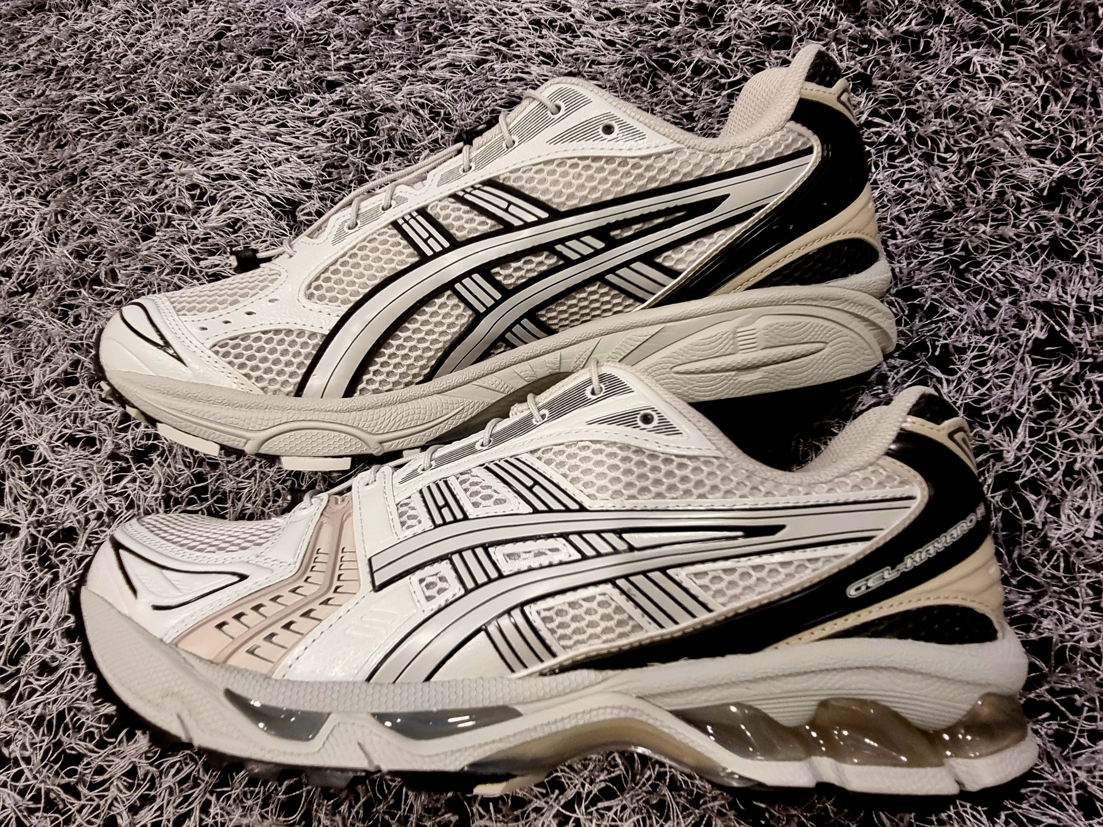 Asics Unlimited Gel-Kayano 14 Smoke Grey 착용 스타일 - 3