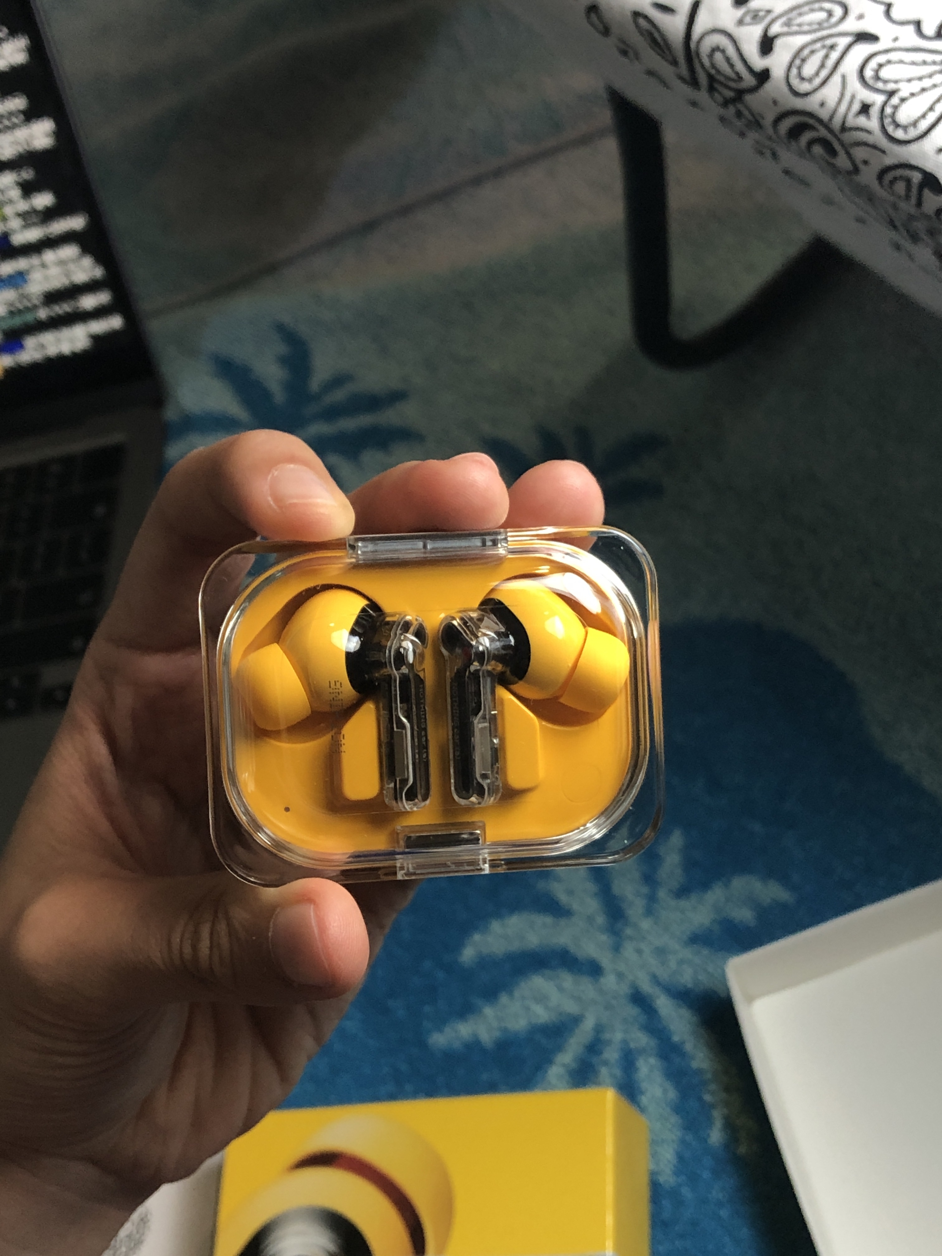 Nothing Ear (a) Yellow 착용 스타일 - 4