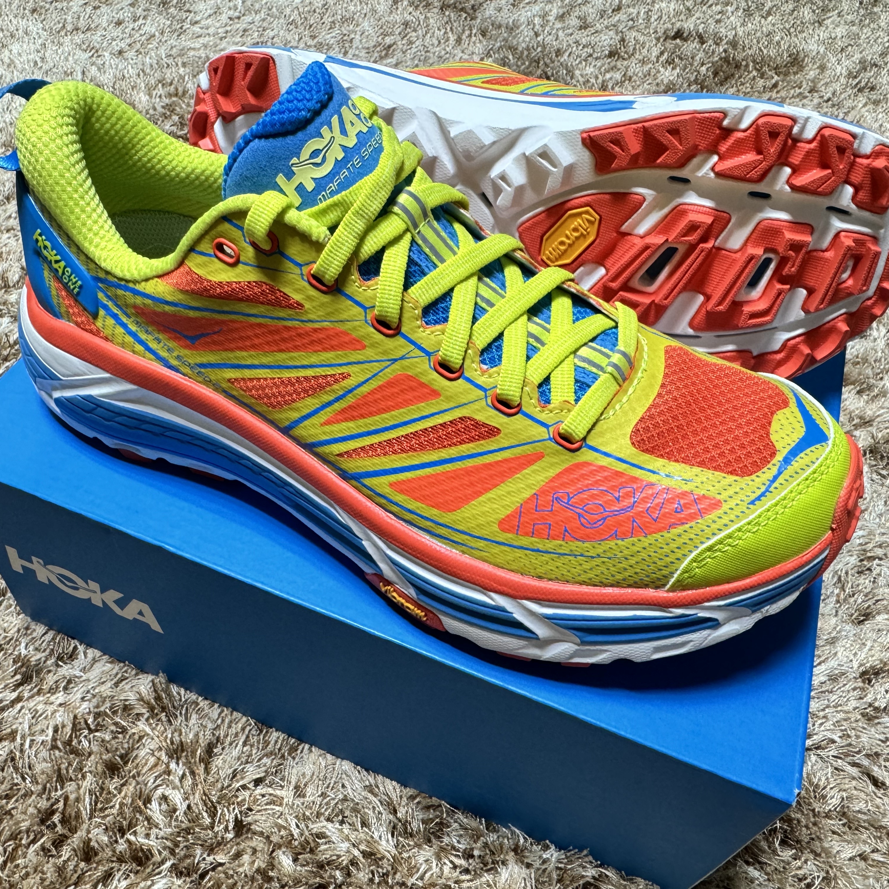 Hoka Mafate Speed 2 Flame Evening Primrose 착용 스타일