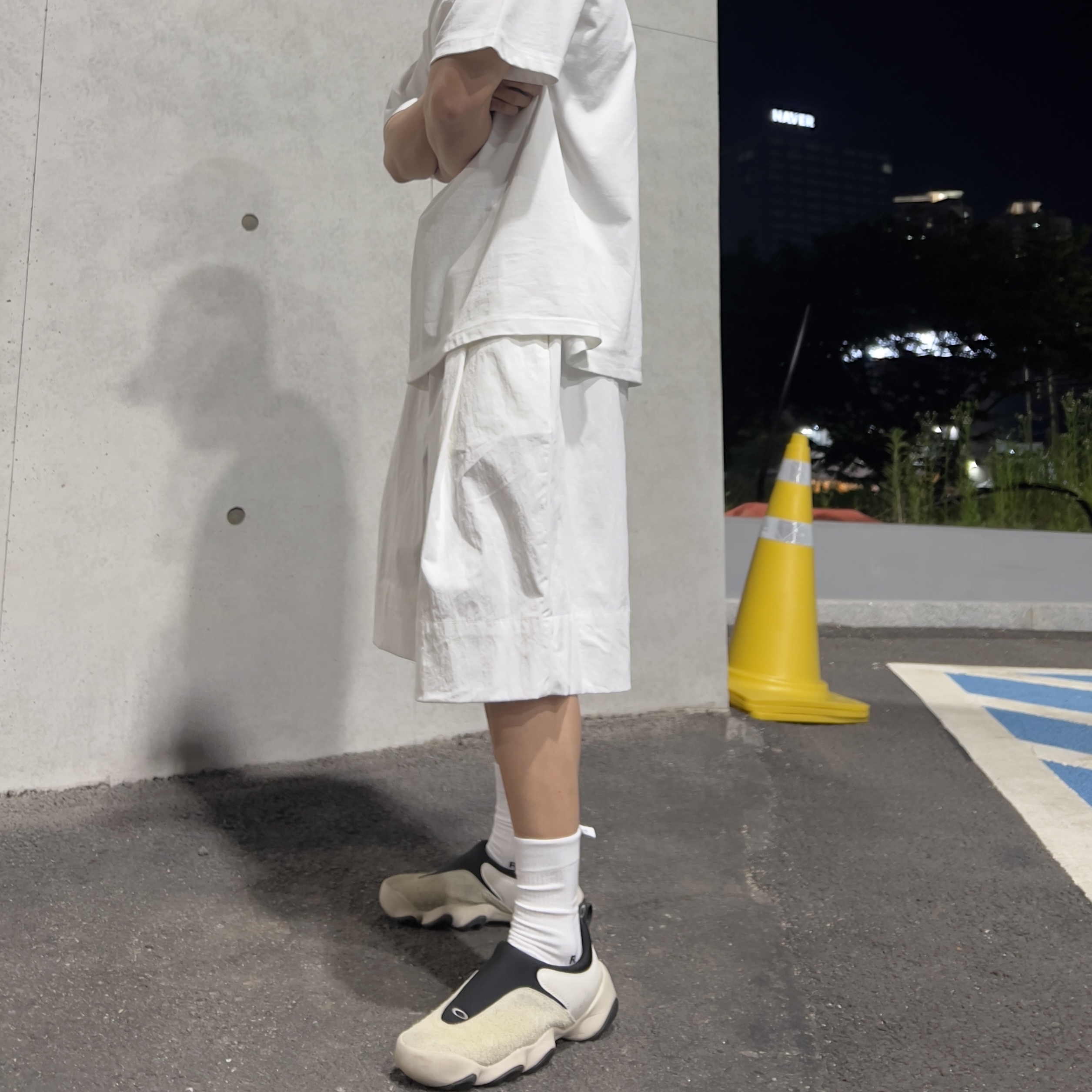 Oakley Factory Team x Brain Dead Flesh White Birch, Oakley Factory Team x Brain Dead Ostrich Flesh Ivory 착용 스타일 - 3