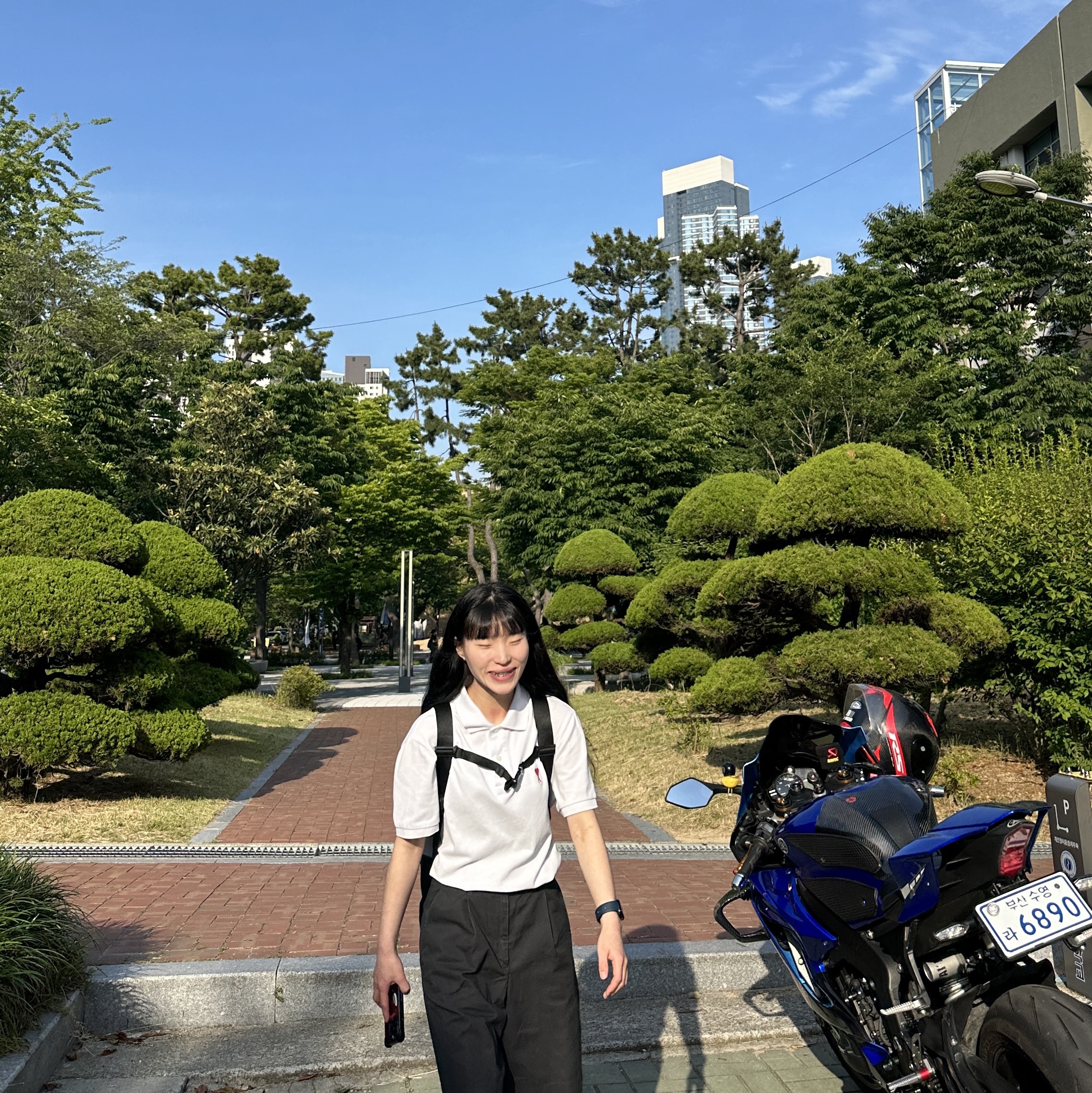 AMI de Coeur Polo Shirt White 착용 스타일 - 1