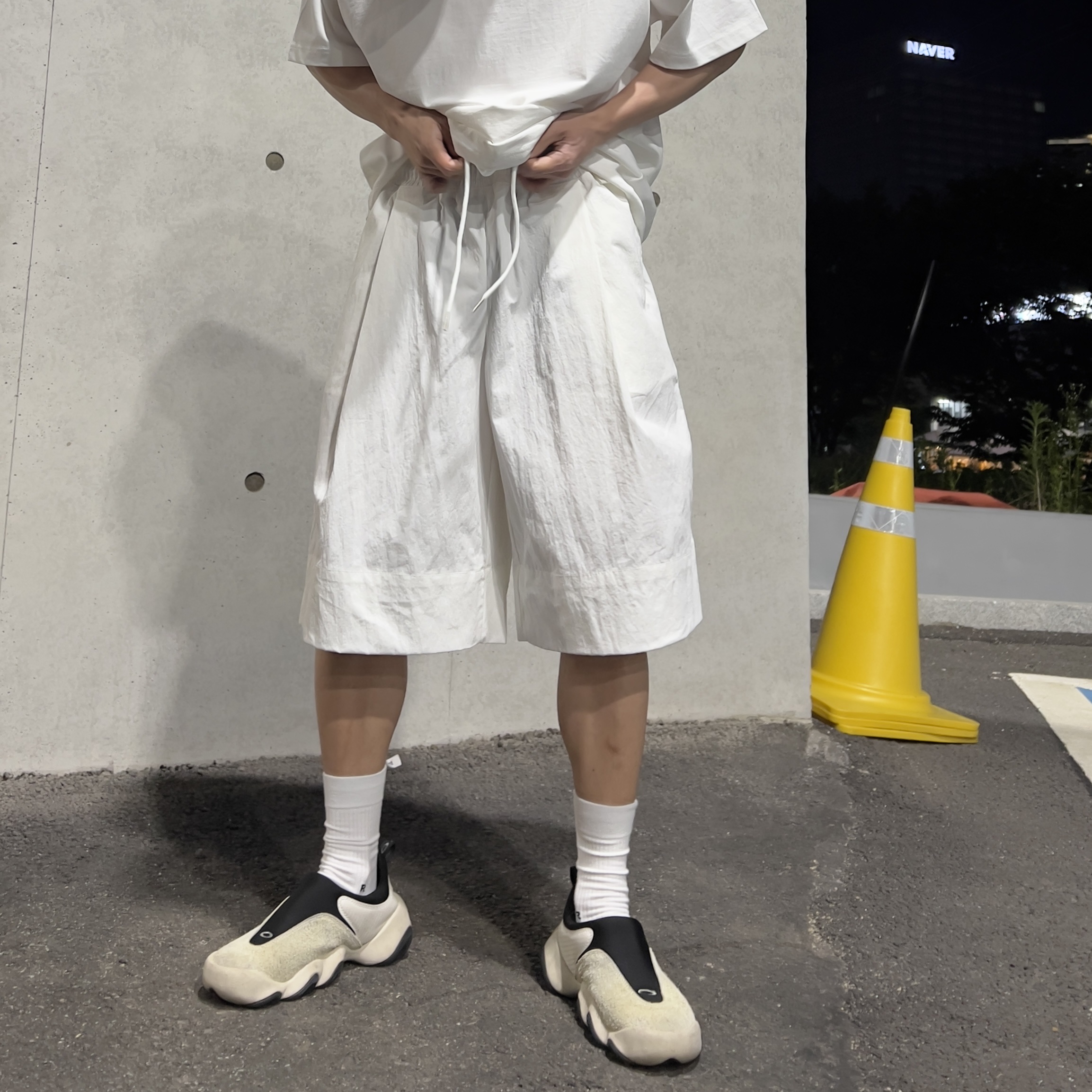 Oakley Factory Team x Brain Dead Flesh White Birch, Oakley Factory Team x Brain Dead Ostrich Flesh Ivory 착용 스타일 - 5