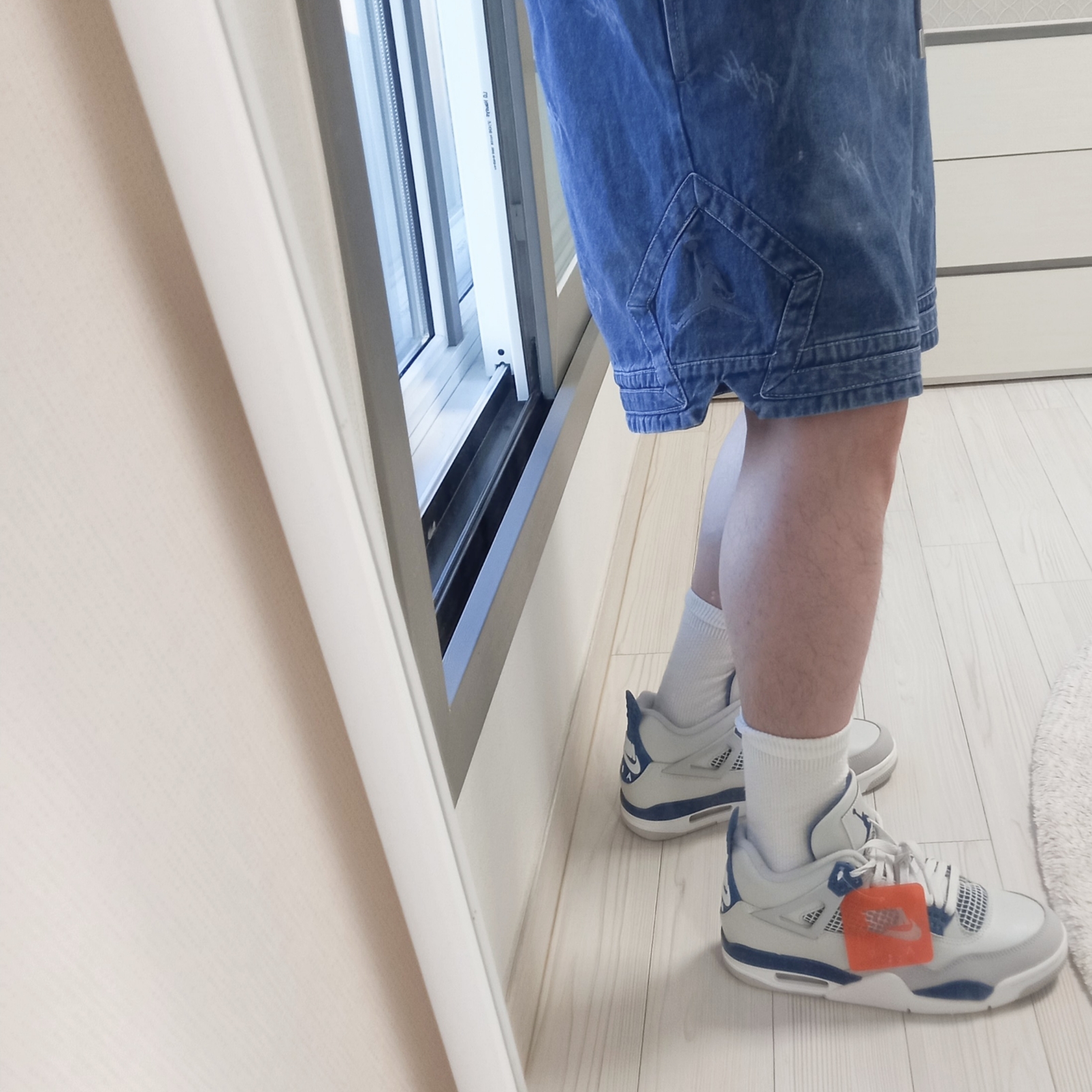 Jordan 4 Retro Industrial Blue 착용 스타일 - 3