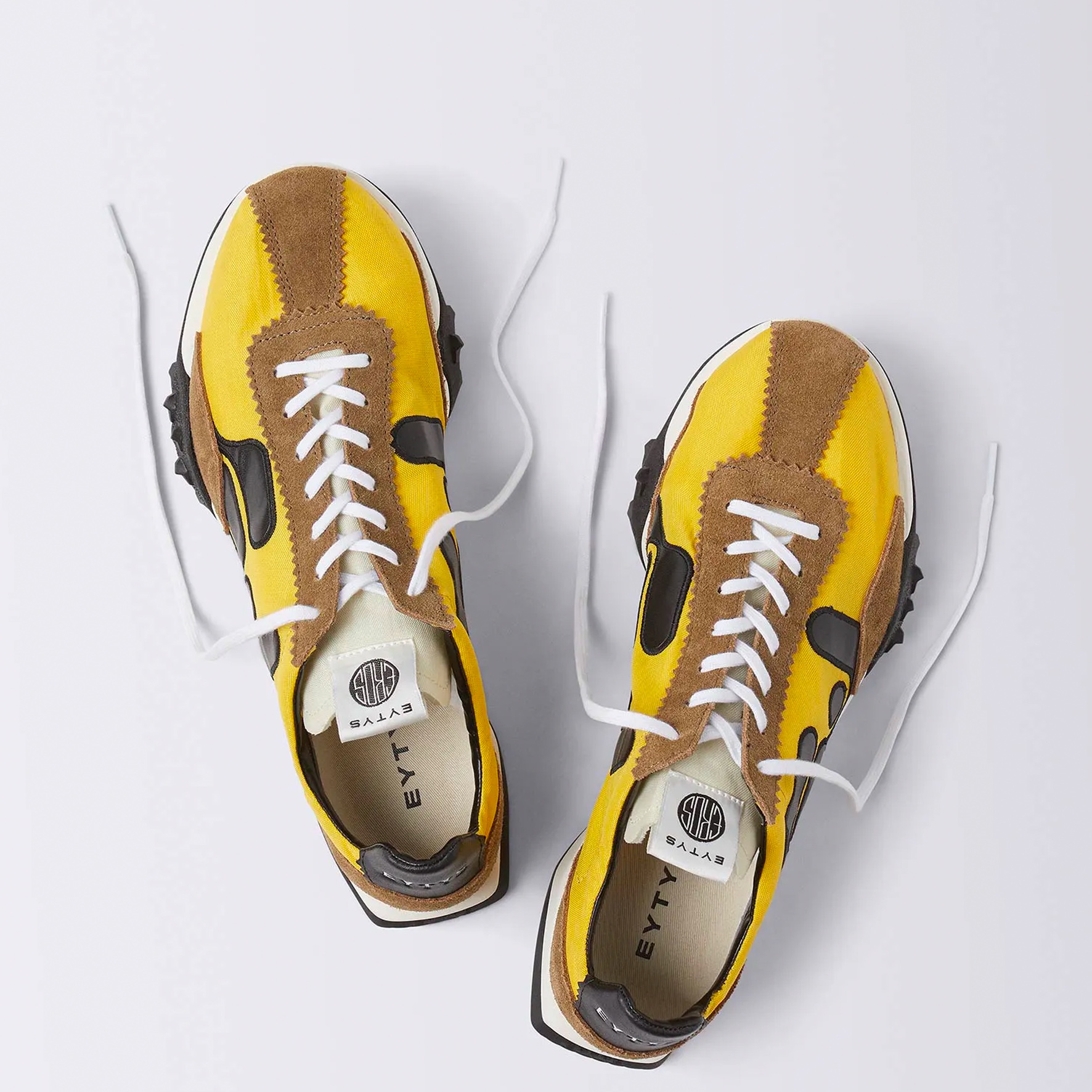 Eytys Eros Suede Lemon 착용 스타일 - 2