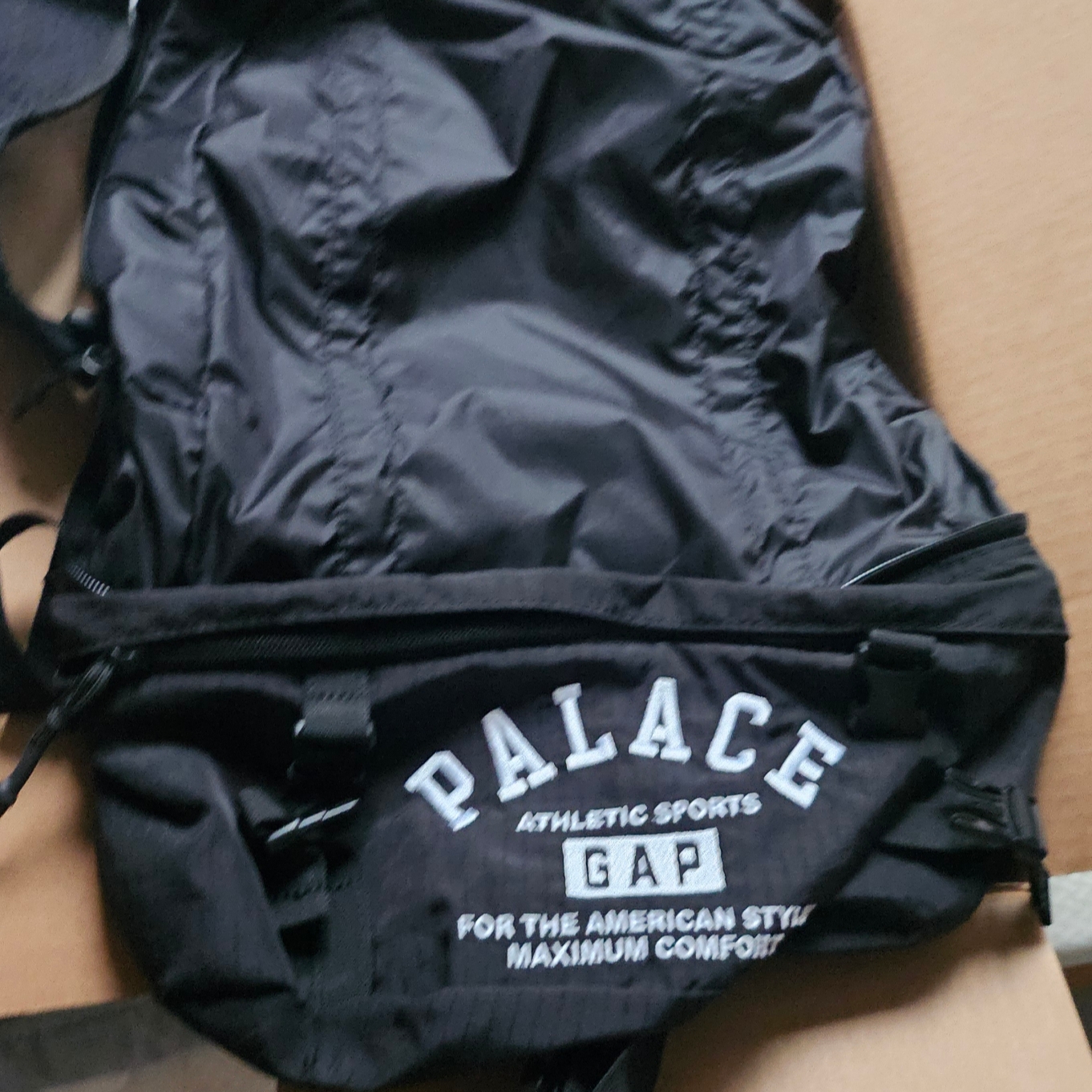 Palace x Gap Backpack Black - 24SS, Adidas Forum Low Classic Brown 착용 스타일 - 2