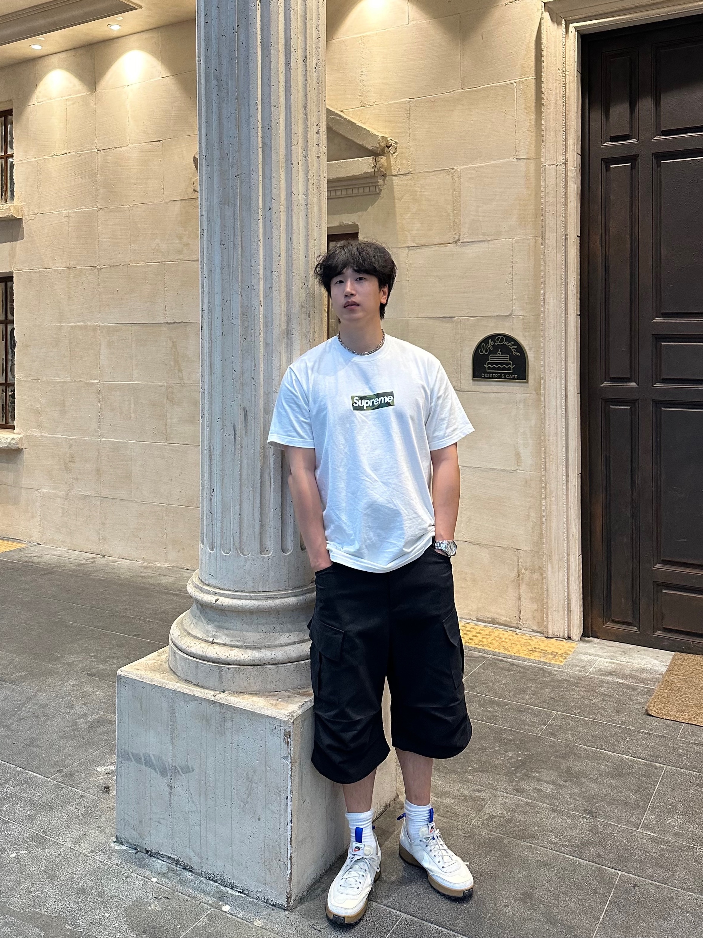 Supreme Box Logo T-Shirt White - 23FW, Nike x Tom Sachs General Purpose Shoe Light Cream 착용 스타일 - 2
