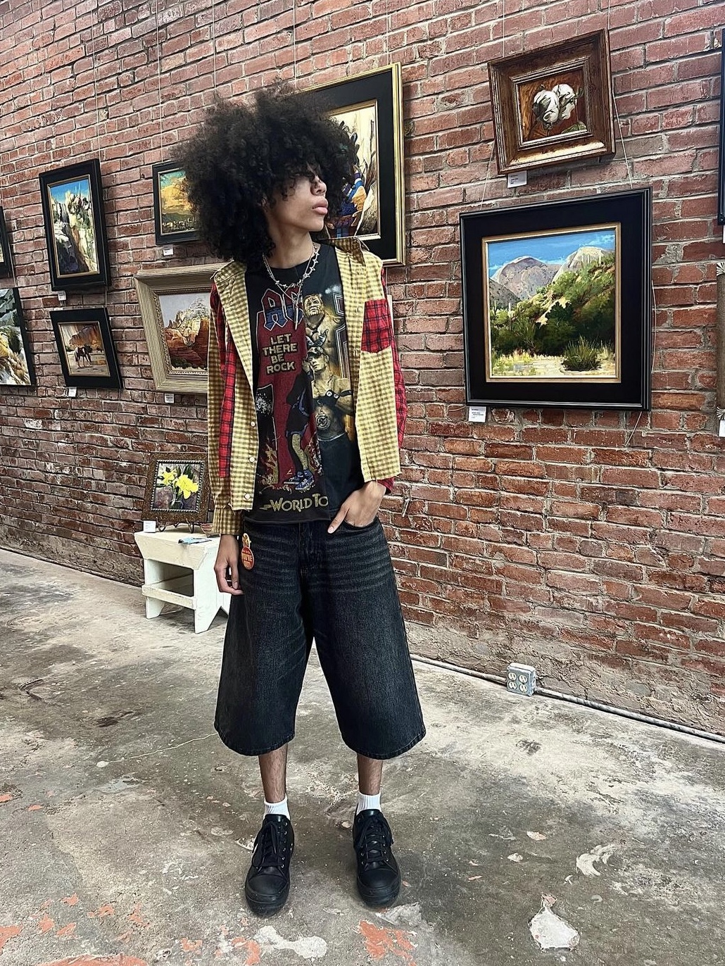 Basketcase Breacher Denim Shorts Washed Black 착용 스타일 - 2