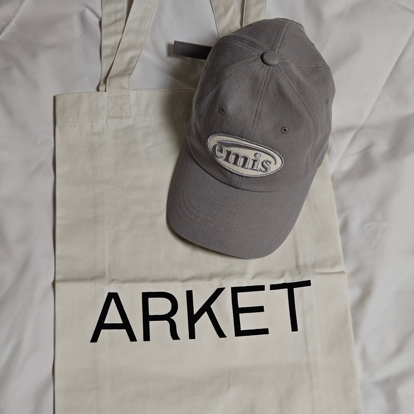 Emis Tone On Tone Wappen Ball Cap Gray 착용 스타일 - 2
