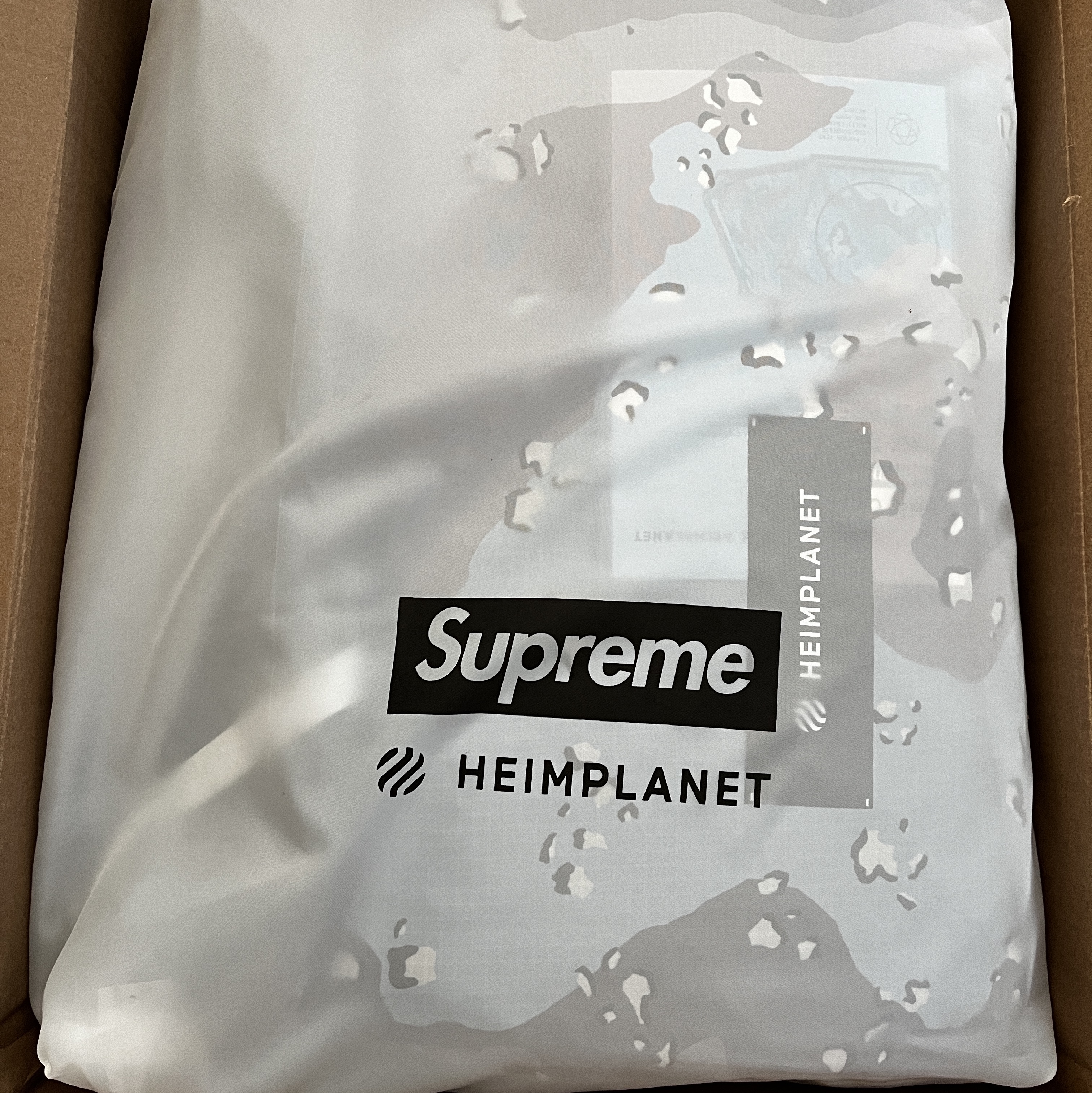 Supreme x Heimplanet Cave XL Tent Camo - 24SS 착용 스타일