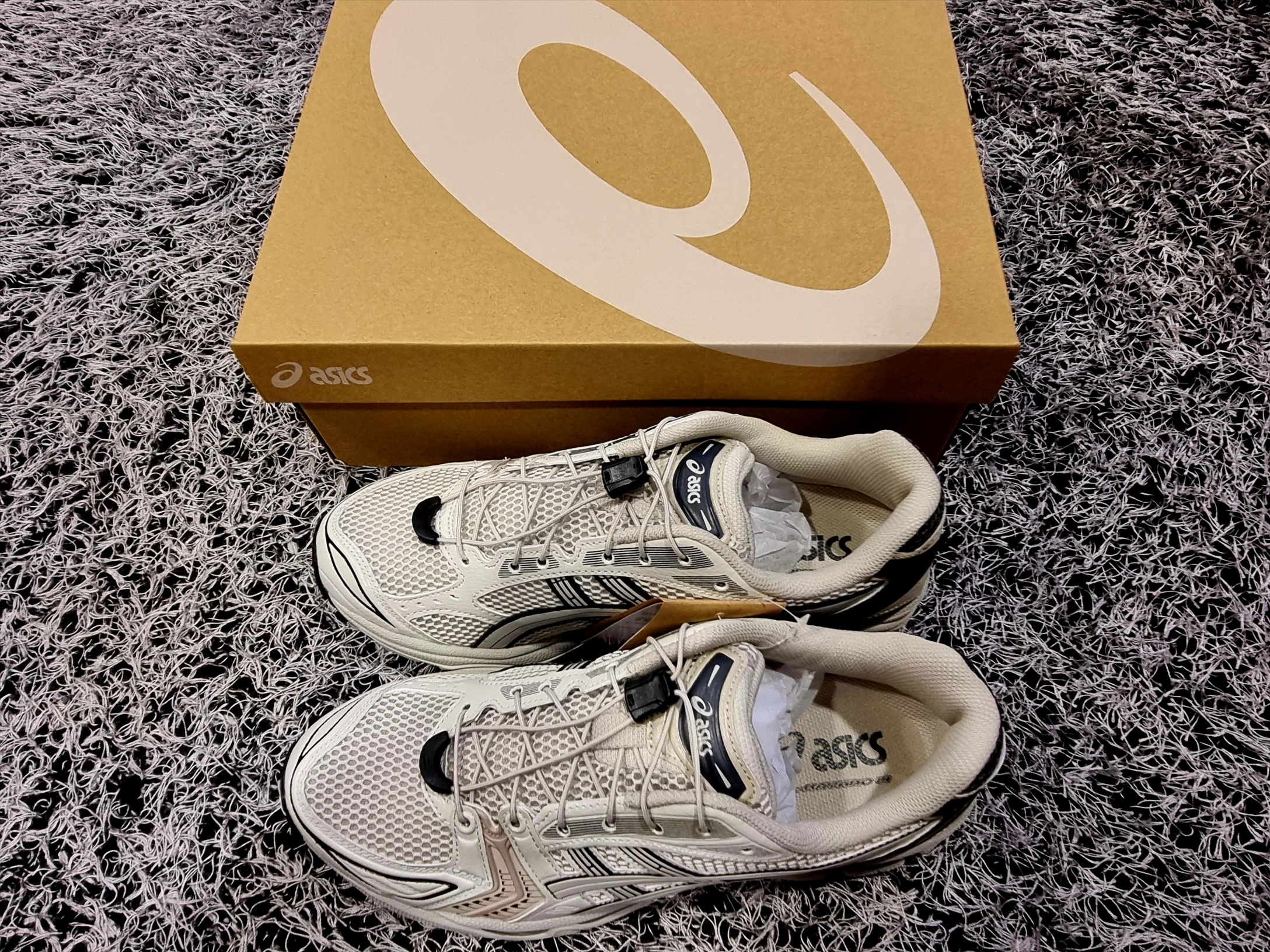 Asics Unlimited Gel-Kayano 14 Smoke Grey 착용 스타일 - 6