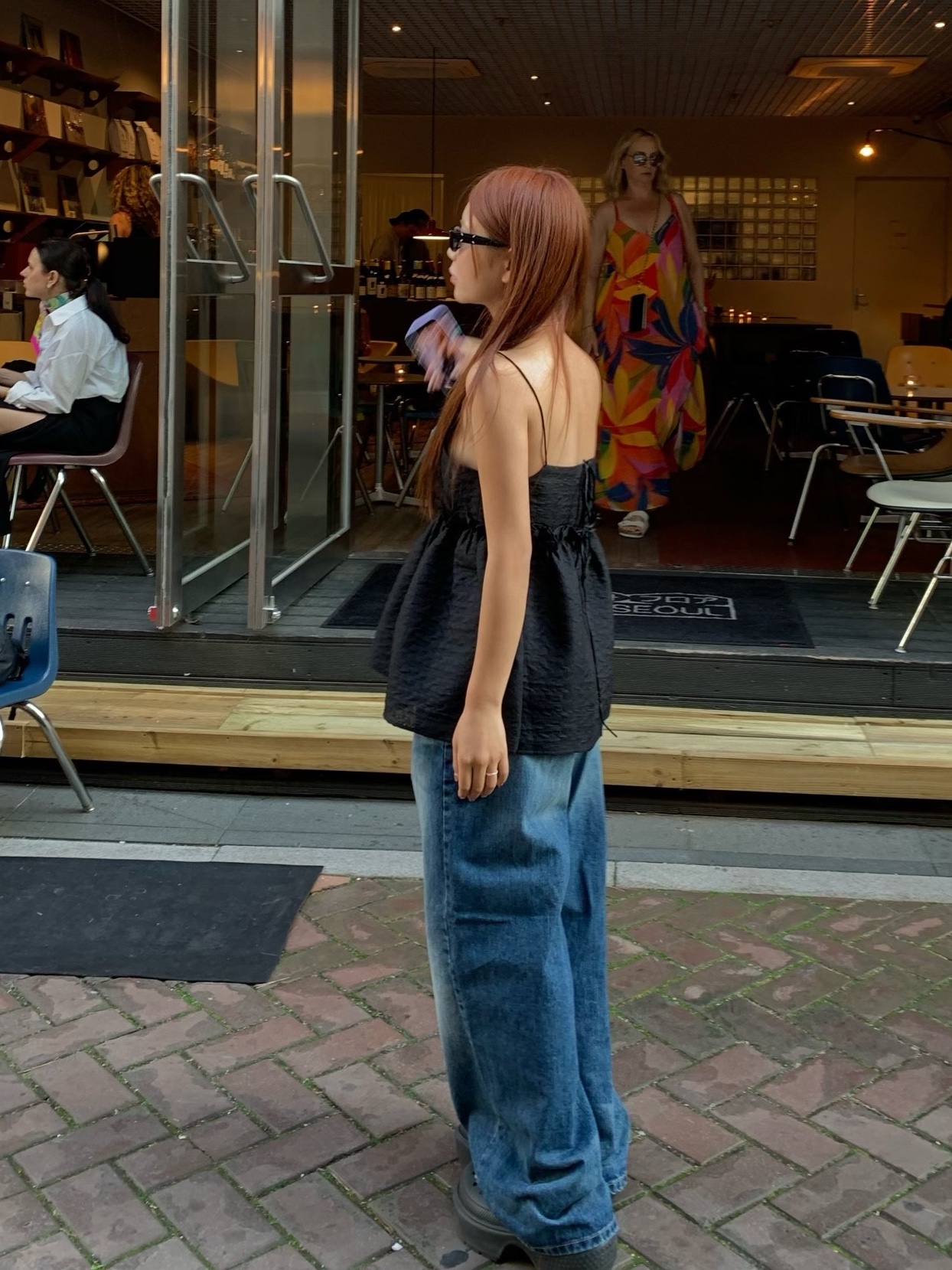 Gentle Monster x Maison Margiela MM108 Black Black, Crocs Stomp Clog Black 착용 스타일