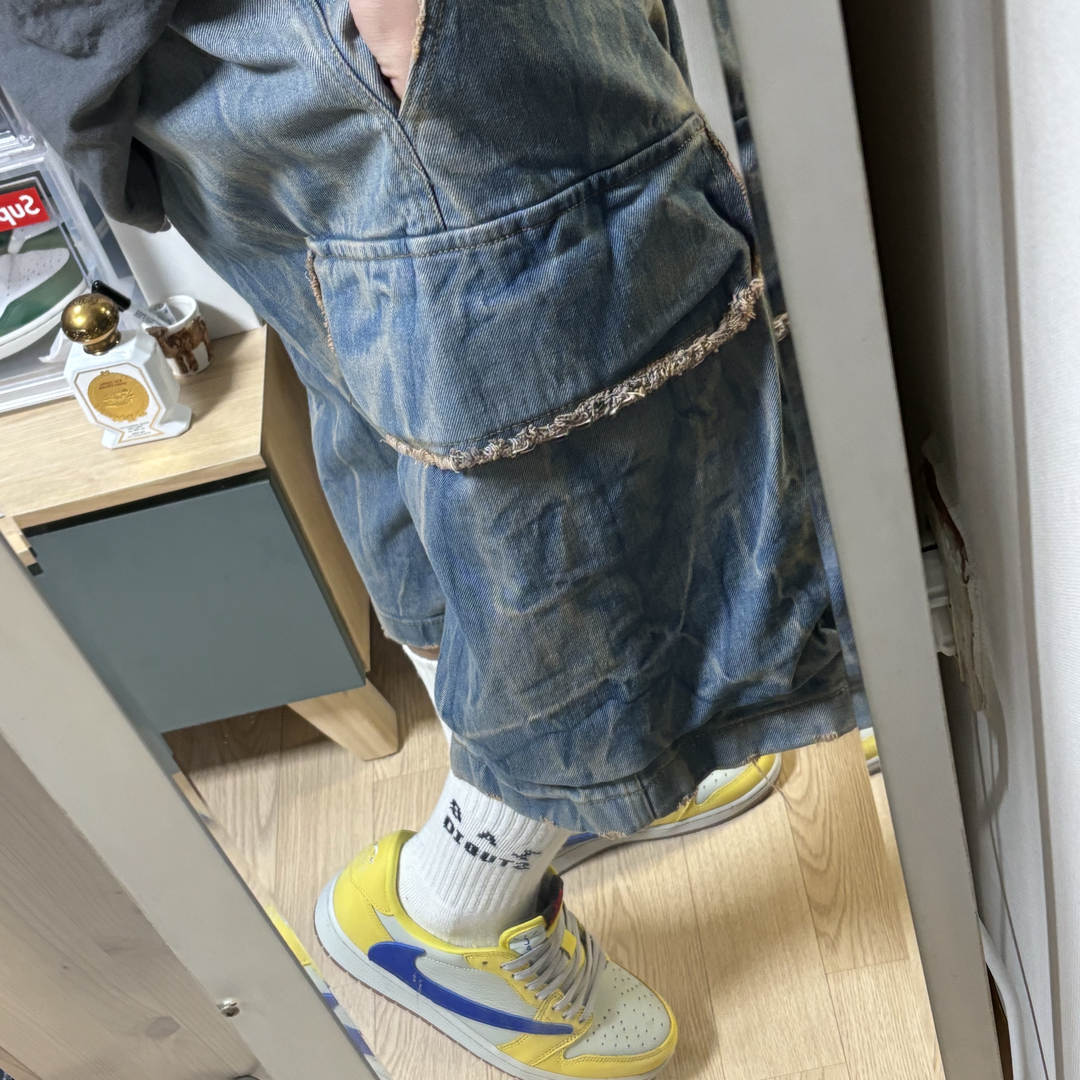 (W) Jordan 1 x Travis Scott Retro Low OG SP Canary 착용 스타일