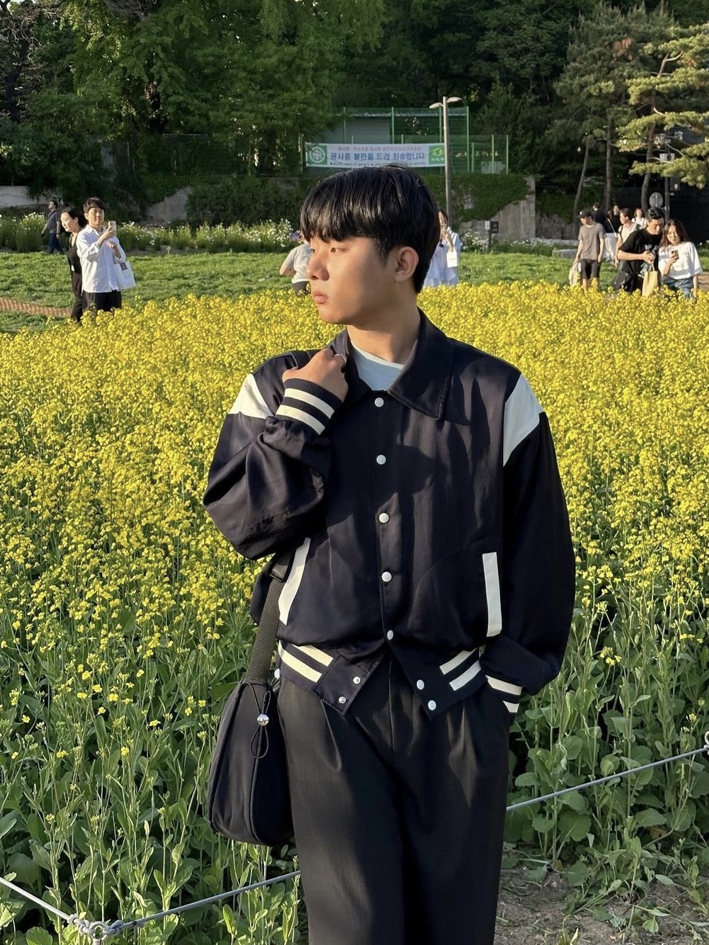 Birthdaysuit Satin Stadium Jacket Navy 착용 스타일 - 2