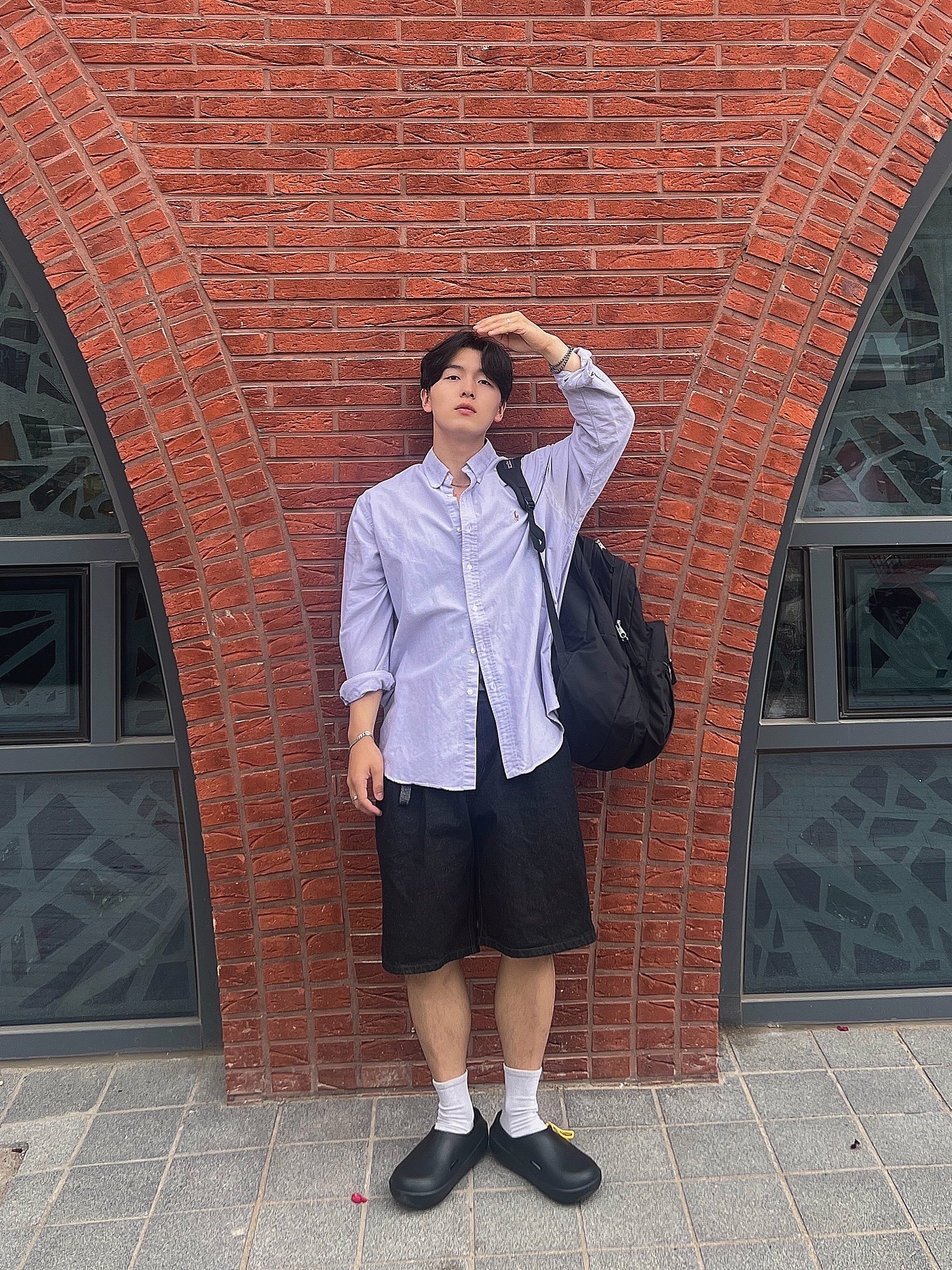 Jansport Superbreak Backpack Black 착용 스타일 - 1