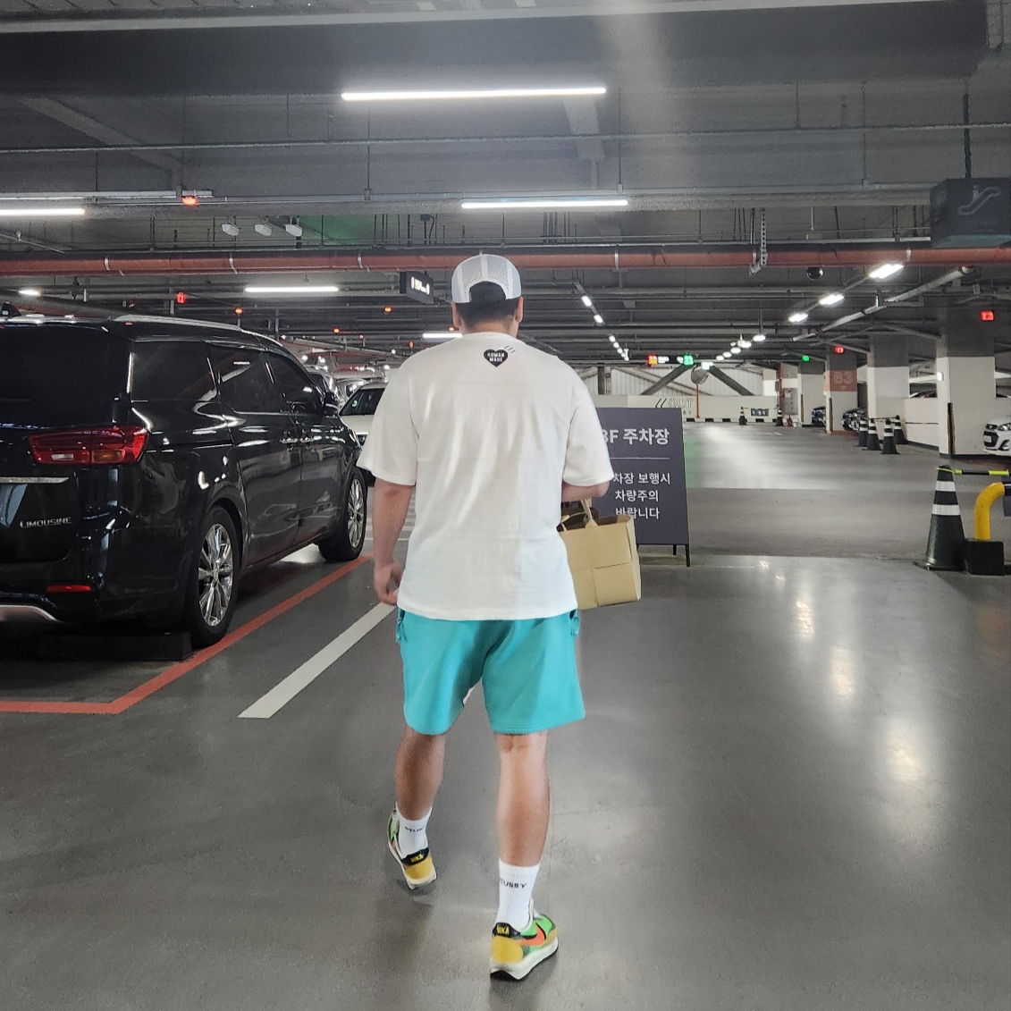 Human Made Graphic T-Shirt #15 White, Nike NRG Solo Swoosh Fleece Shorts Washed Teal - Asia 착용 스타일