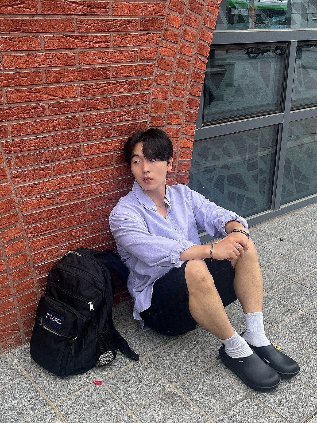Jansport Superbreak Backpack Black 착용 스타일 - 4