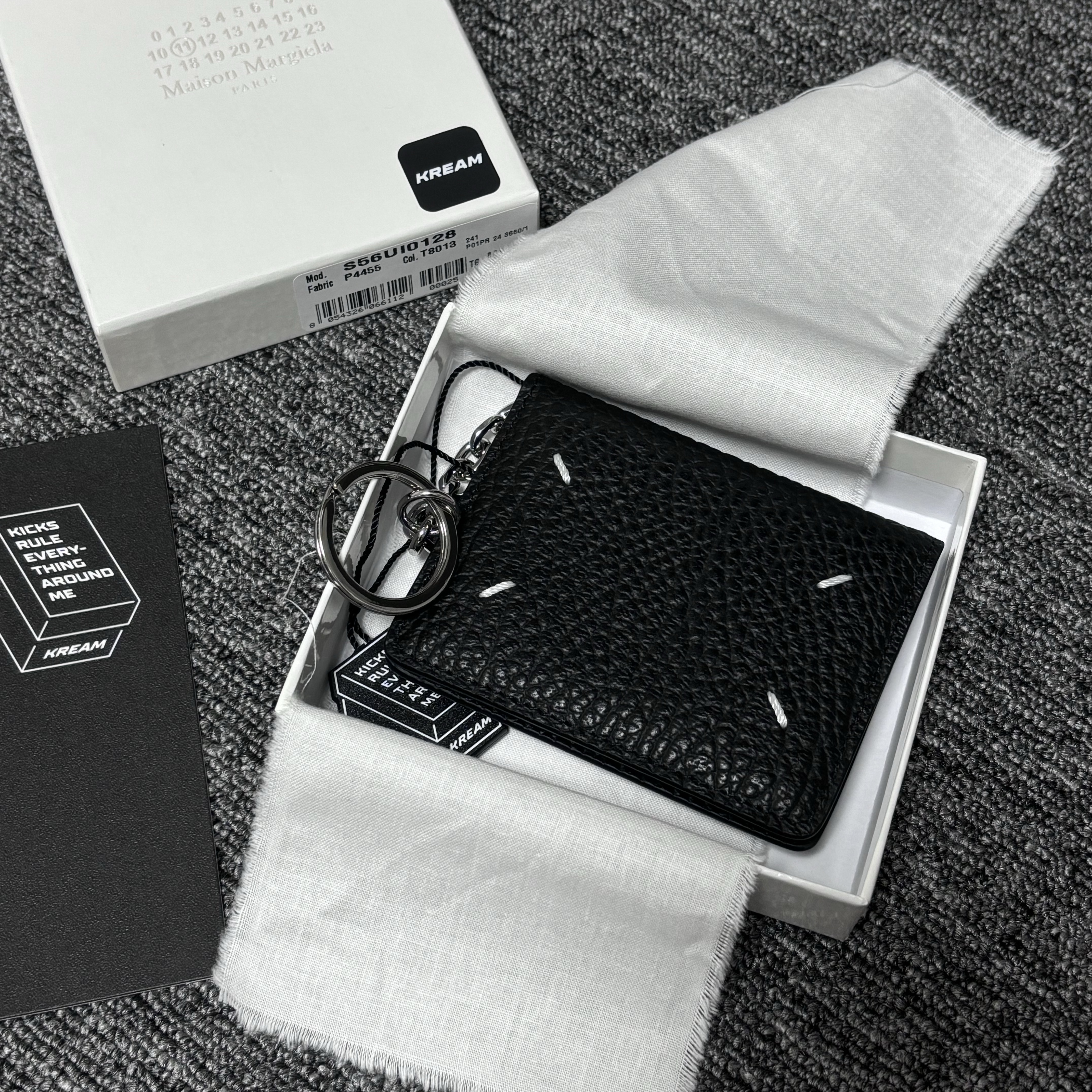 Maison Margiela Keyring Wallet Black 착용 스타일 - 1