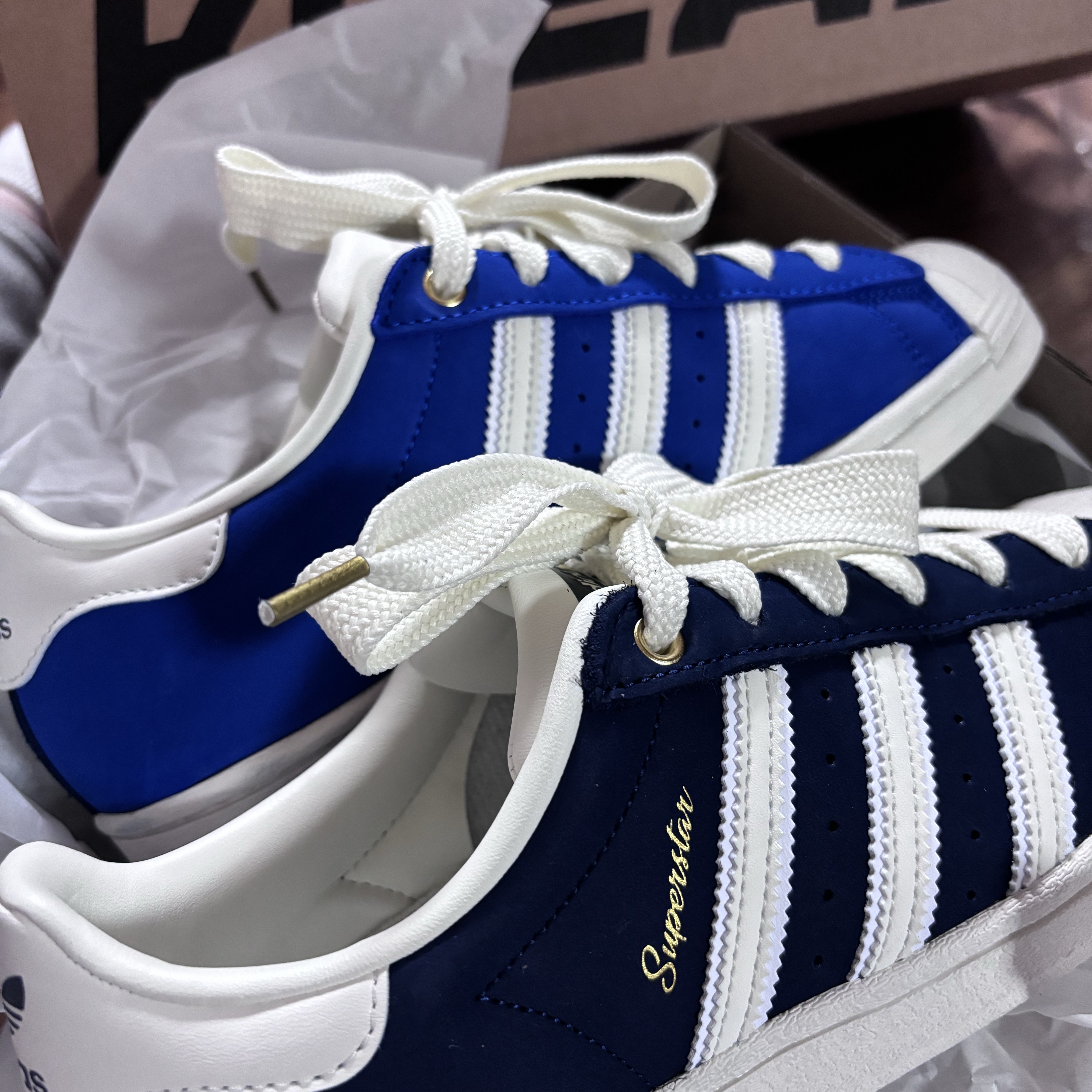 (W) Adidas Superstar Night Indigo Off White 착용 스타일
