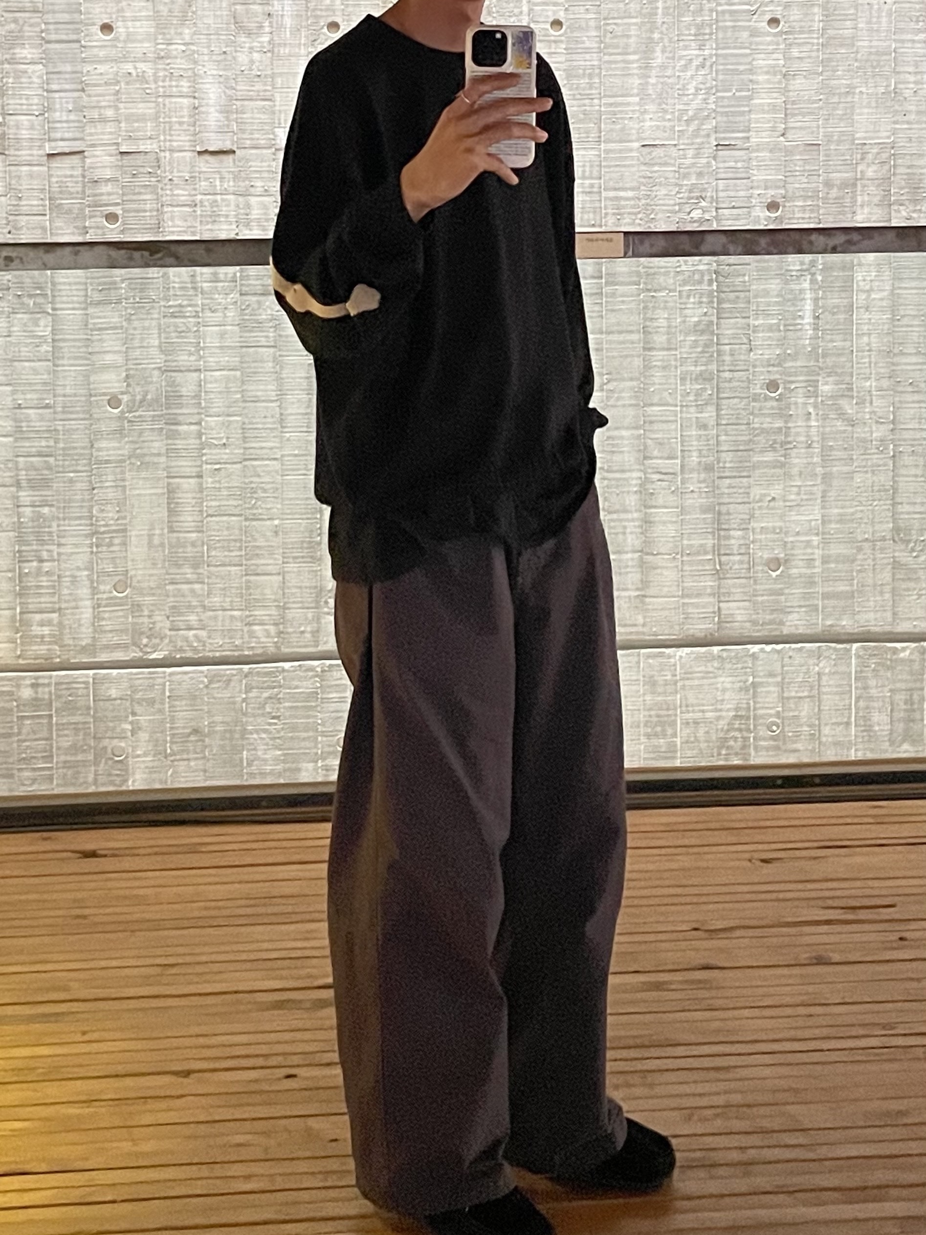 Polyteru 1 Tuck Gosima Pants Deep Charcoal, [프리오더] Polyteru Wallabee Shoes Plain Black 착용 스타일 - 3