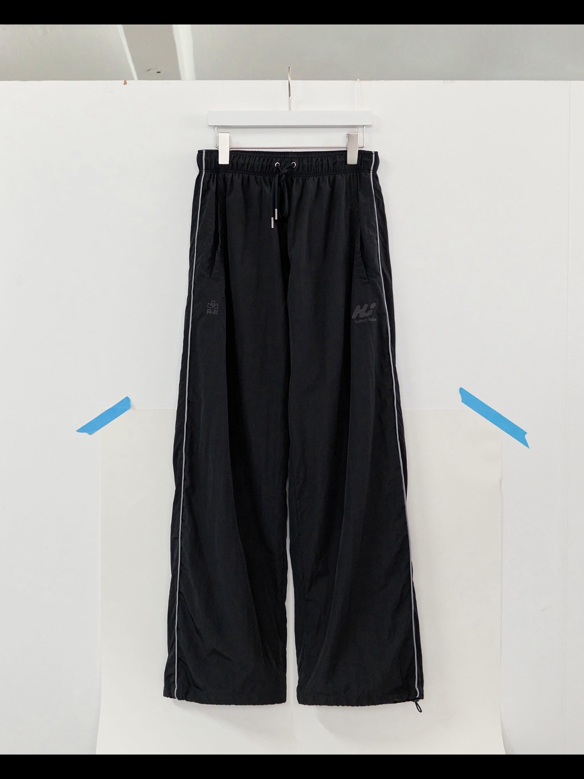 Polyteru 1011 Fatigue Sweatpants 1.2v Bleached Black, Polyteru Human Index Human Regular 1/2 T-Shirt Dyed Blue 착용 스타일 - 3