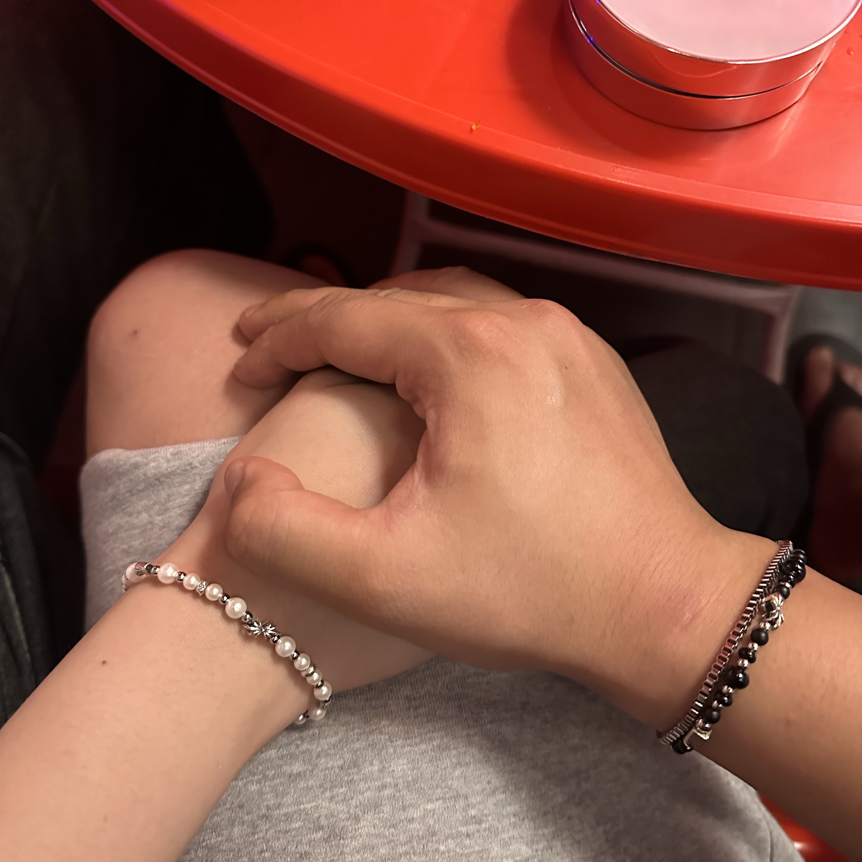 Scudo Garden Karen Beads Bracelet Black, Scudo Snow White Ice Pearl Beads Bracelet 착용 스타일