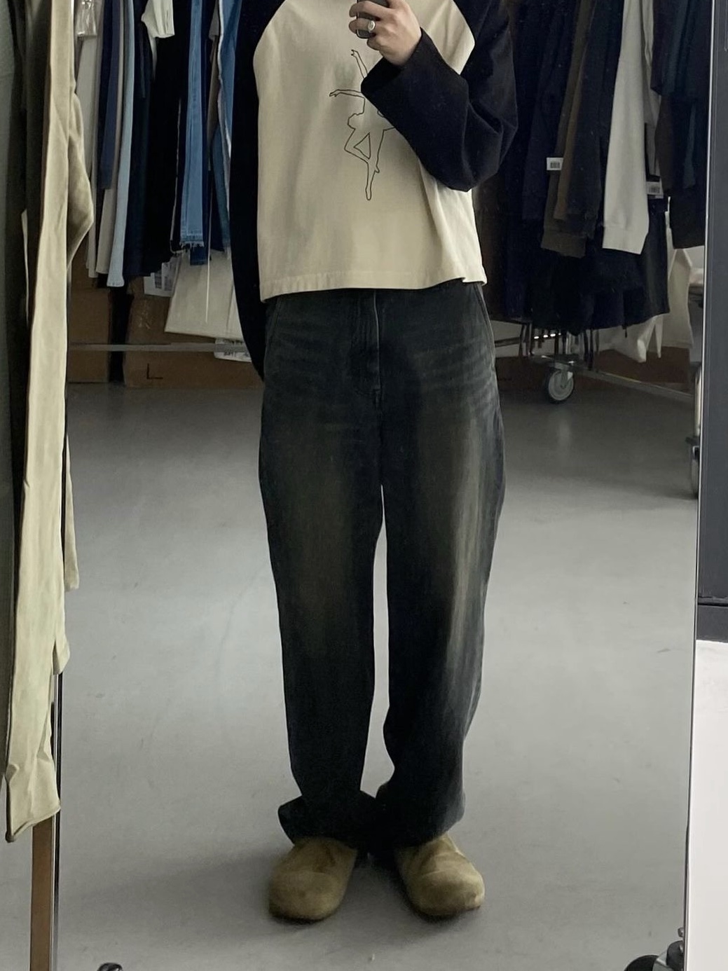 Basketcase Ballet V5 Raglan Bone Black 착용 스타일 - 2